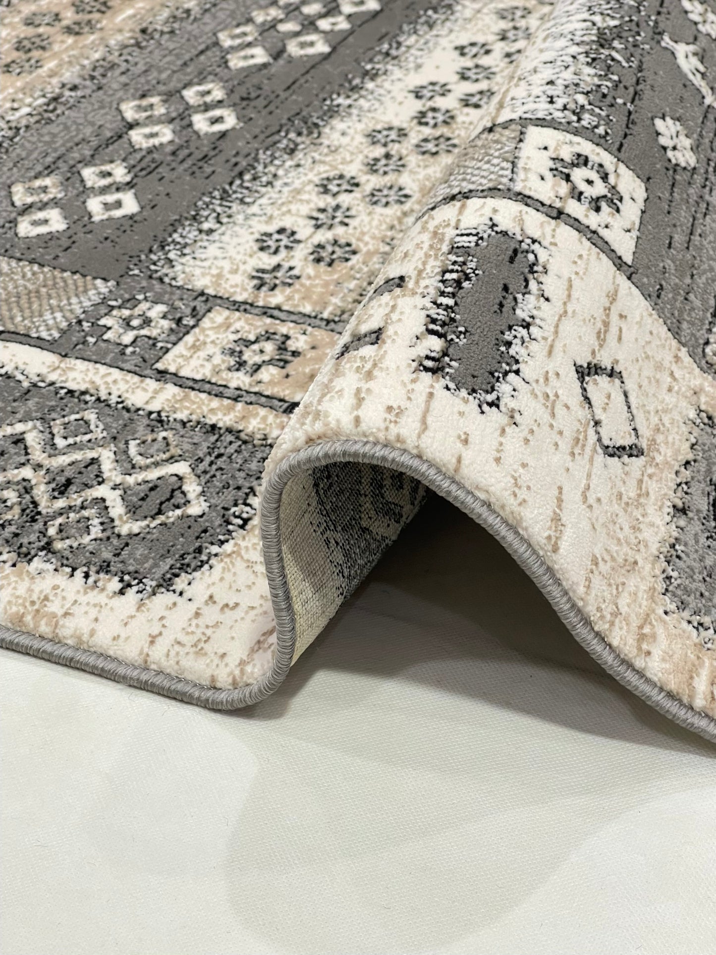 Irani Vintage Woven Rug.
Article -2048-Grey
Size: 4 ft width x 6 ft length ( 120cm x 180 cm)