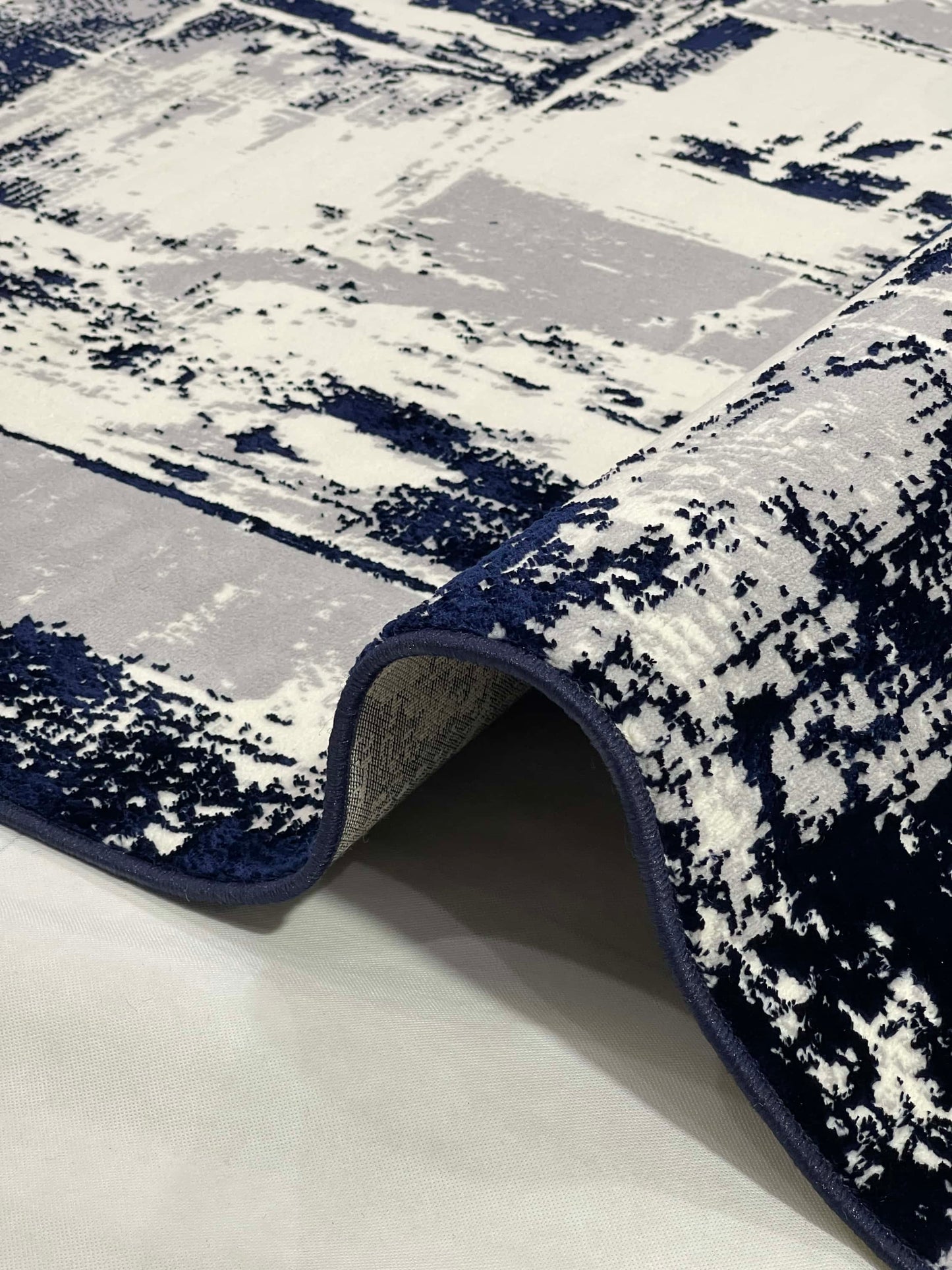 Polyester Silk.(Article-1604-Blue , offwhite)
Size : 6.6 ft width x 9.6 ft length ( 200 cm x 290 cm)