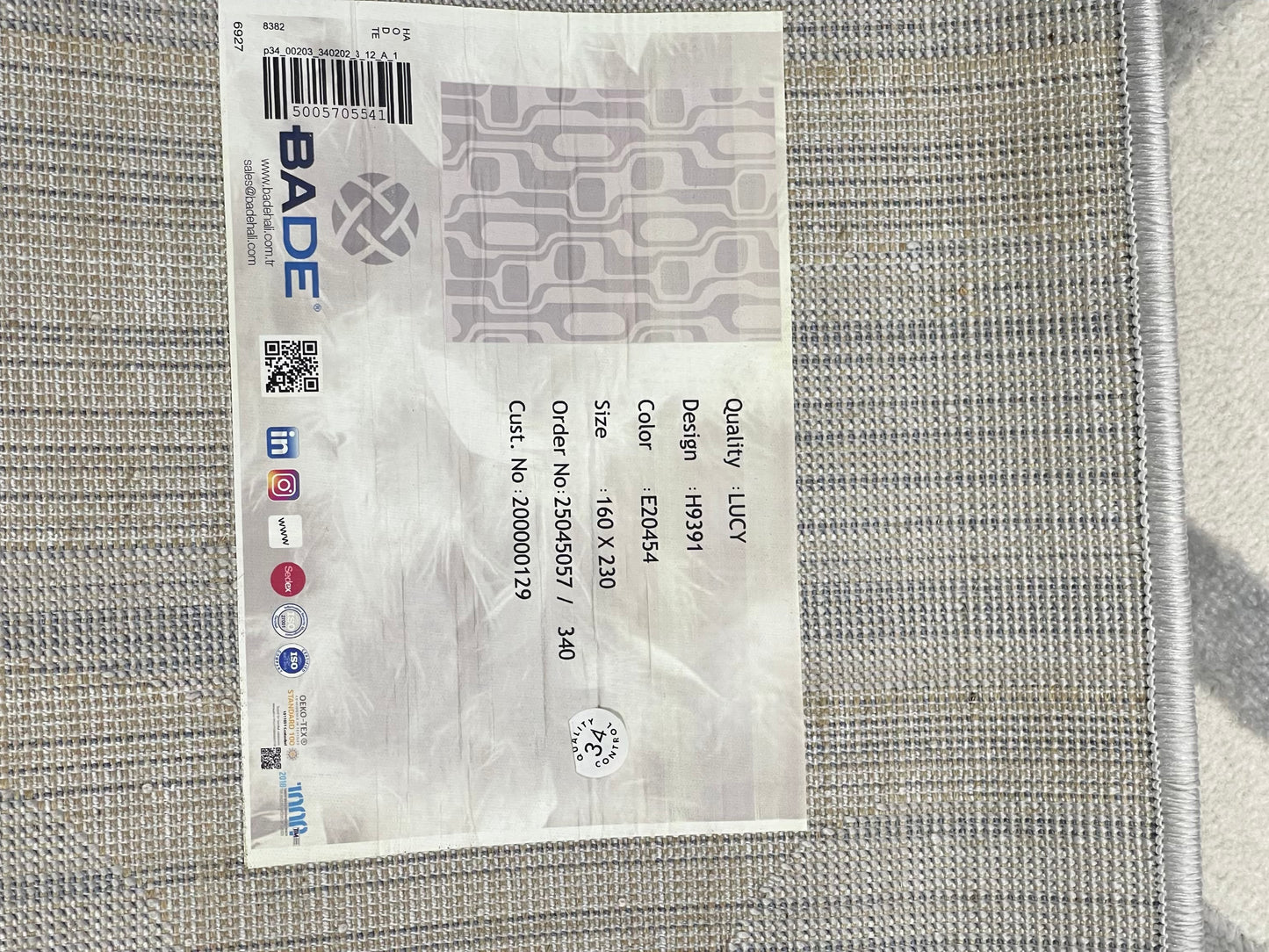 Modern Turkish Silk , Woven Back (Article-1303-Off white,Grey) Size : 5 ft width x 7.3 ft length