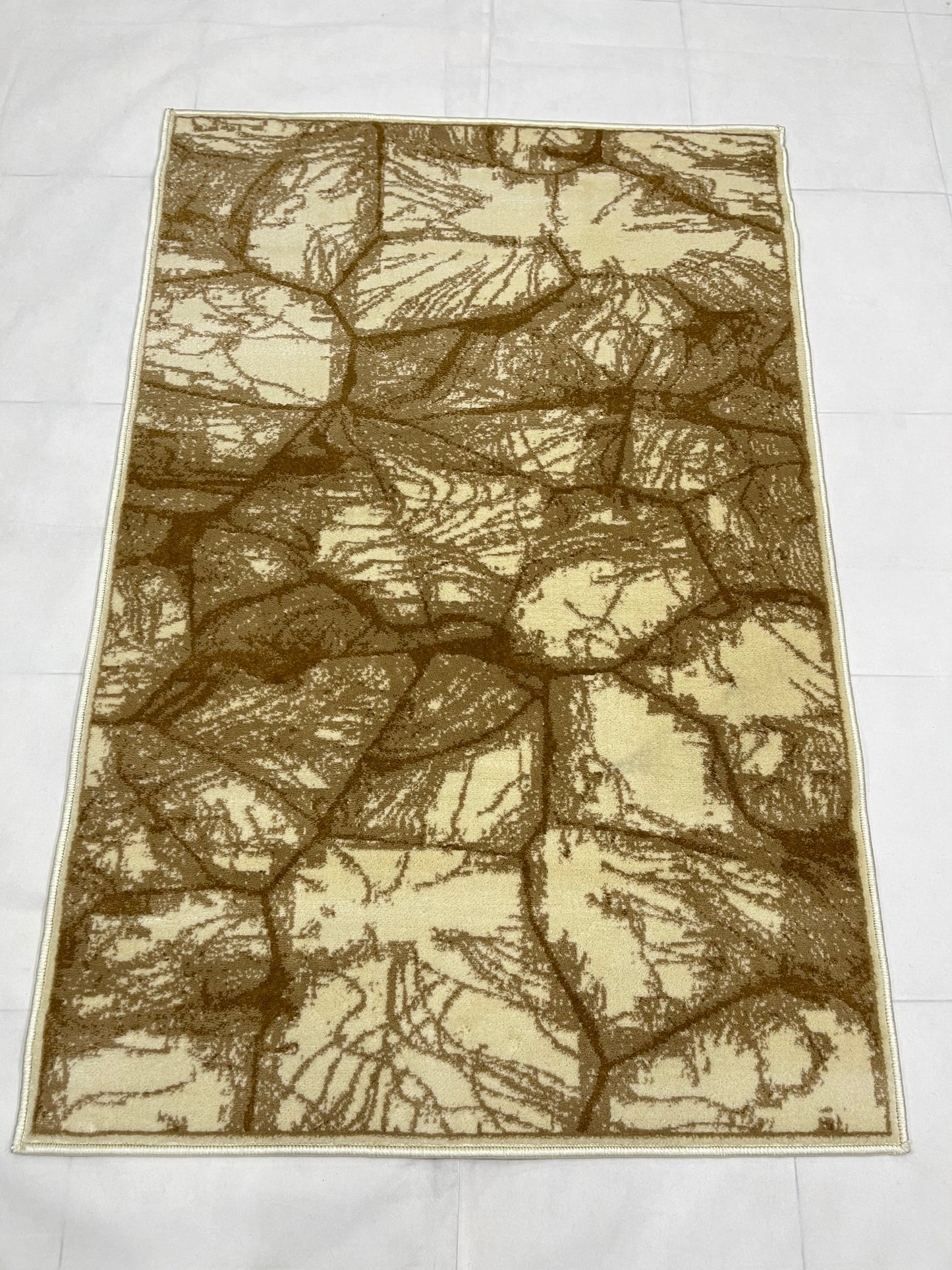 Modern Polypropylene Rug,Woven Back
(Article-67-Off white)
Size : 3 ft width x 5 ft length (100cm x 150 cm)