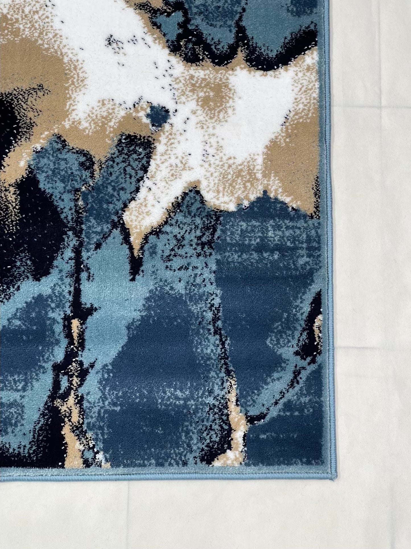 Modern polypropylene Rug,back woven(Article-349-Feroze)
Size : 5ft width x 7.3ft length (150cm x 220cm)