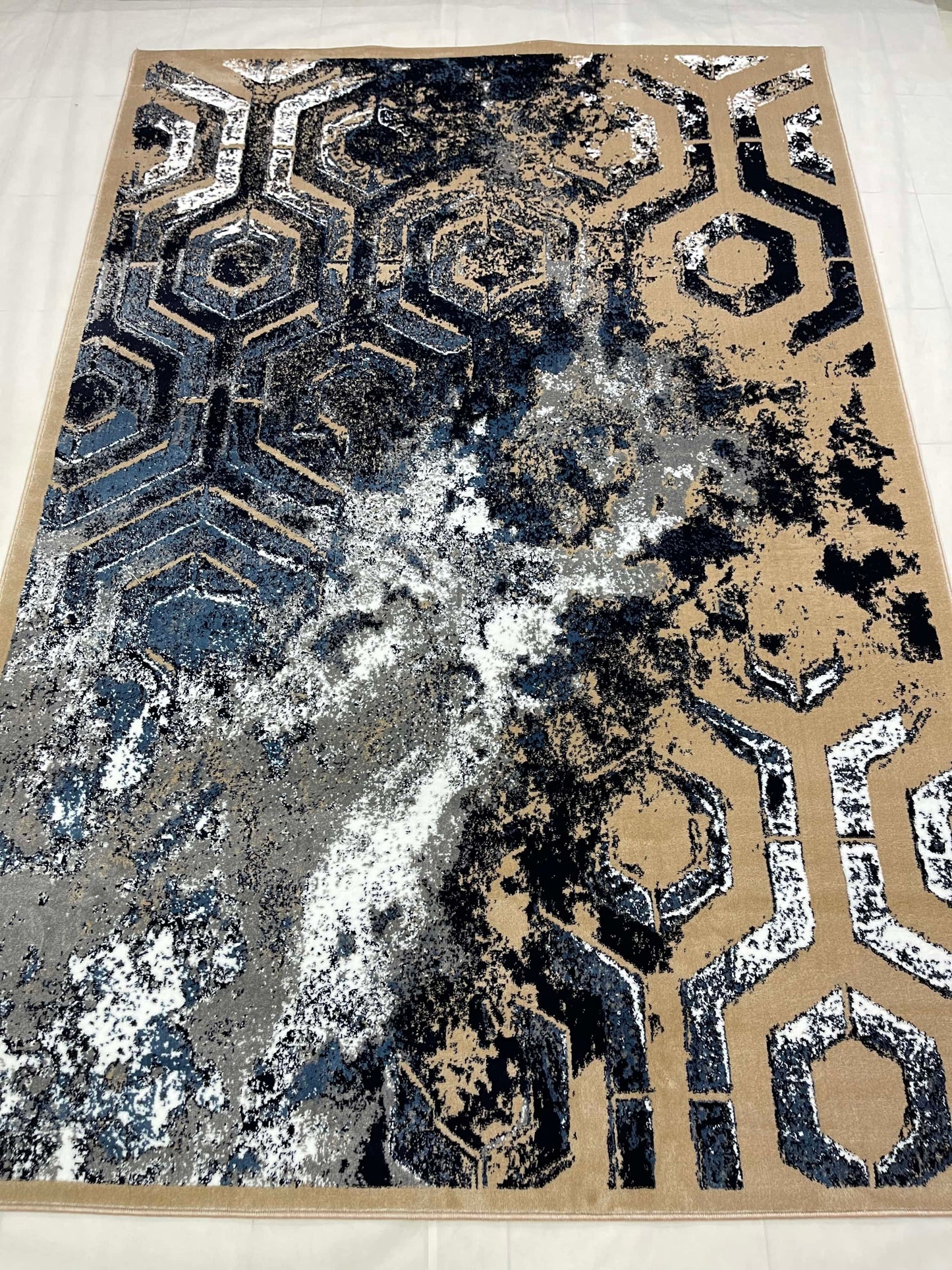 Modern polypropylene Rug,back woven(Article-160- Mink , Blue)
Size : 6.6 ft width x 9.6 ft length (200cm x 290cm)