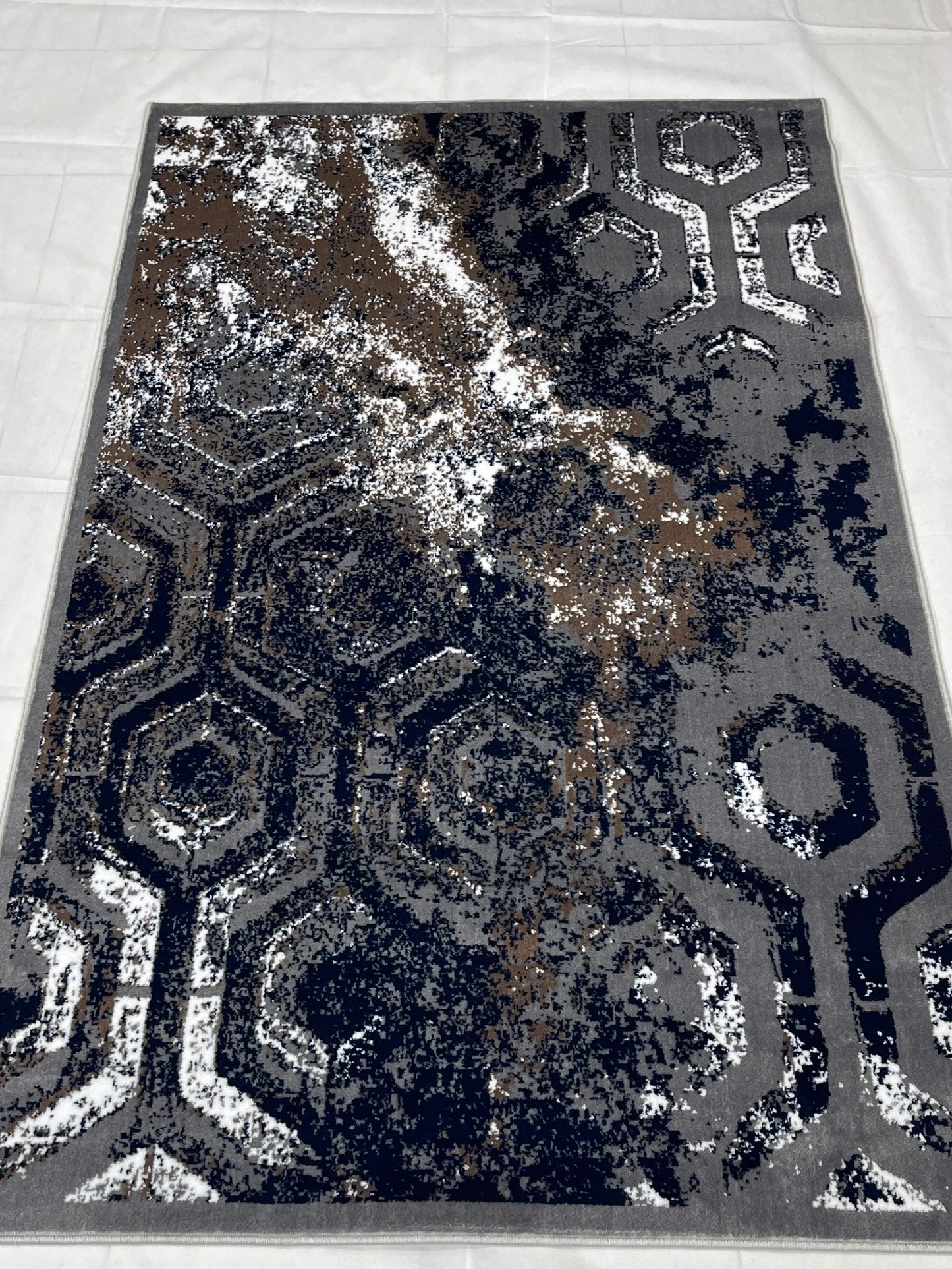 Modern polypropylene Rug,back woven(Article-1056-Grey) Size : 5ft width x 7.3ft length (150cm x 220cm)