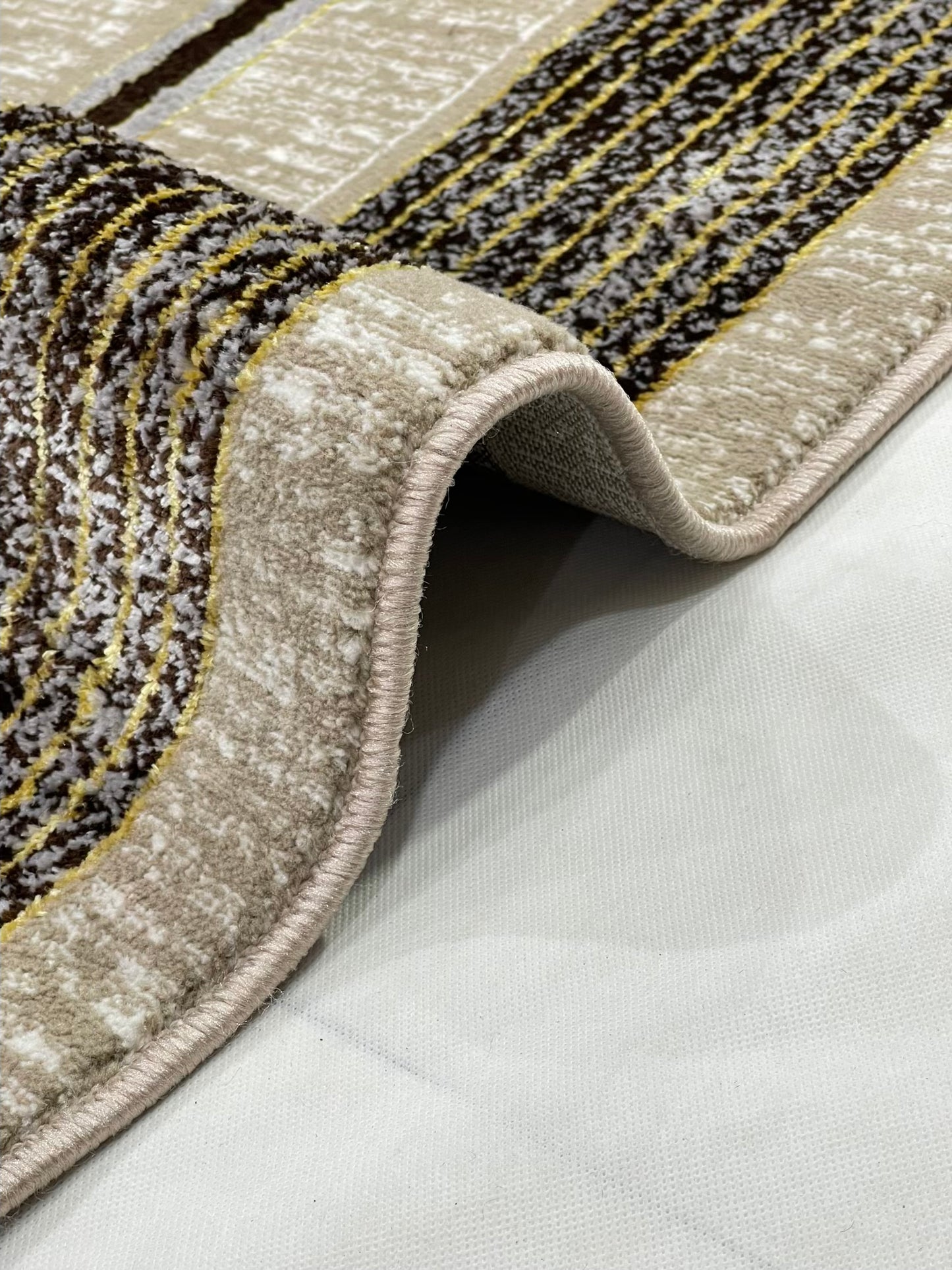 Pakistani Silk Woven Rug.(Article-1450-Light Beige)
Size : 5ft width x 7.3ft length (150cm x 220cm)