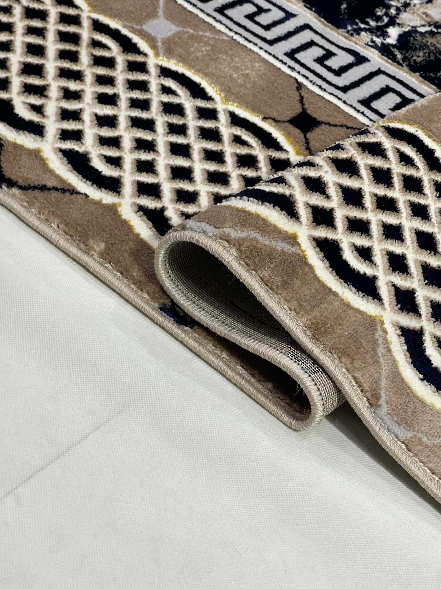 Polyester Silk.(Article-1607-Mink )
Size : 6.6 ft width x 9.6 ft length ( 200 cm x 290 cm)