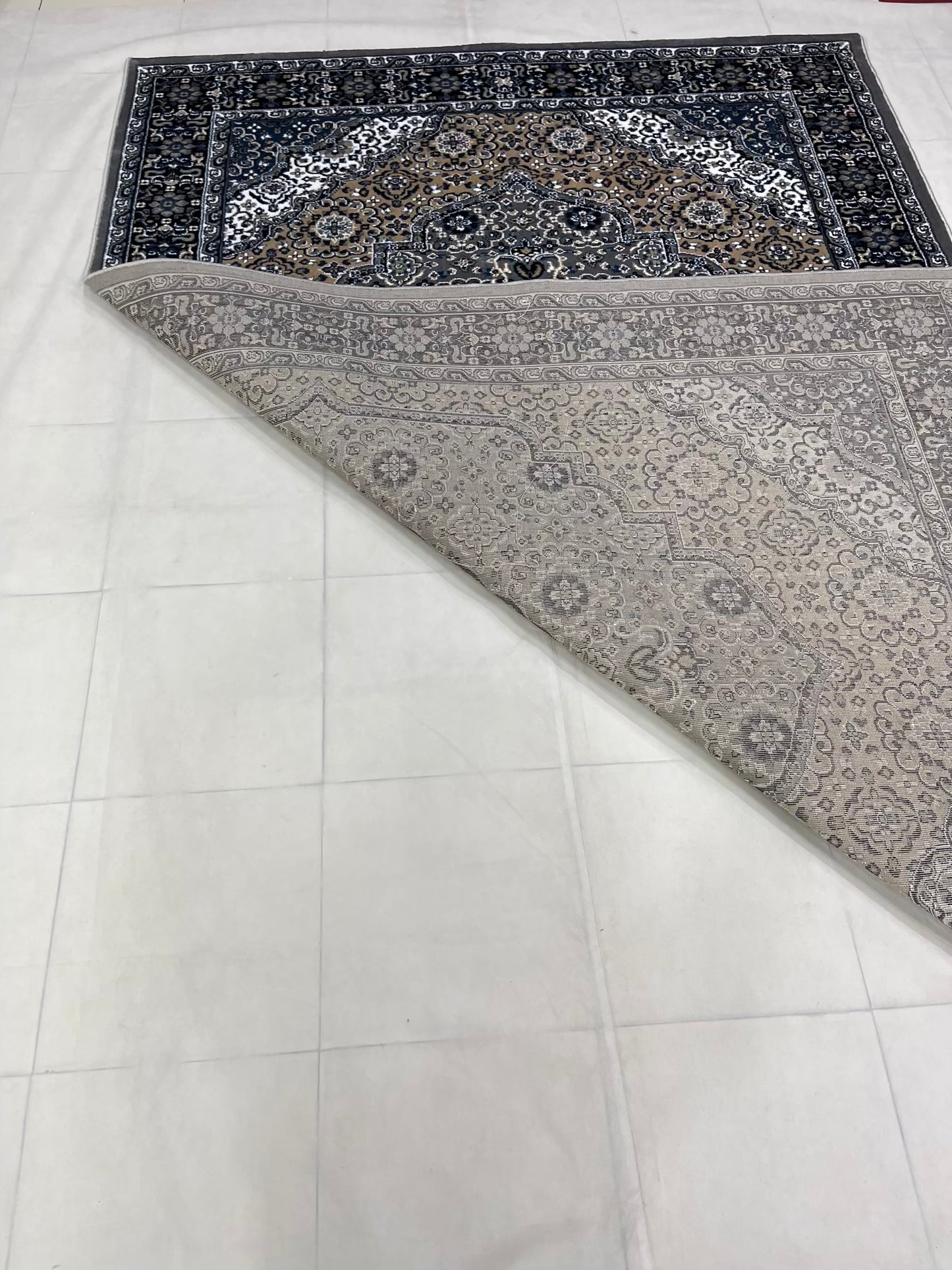 Persian polypropylene Rug,back woven(Article-99-Grey)
Size : 6.6 ft width x 9.6 ft length (200cm x 290cm)