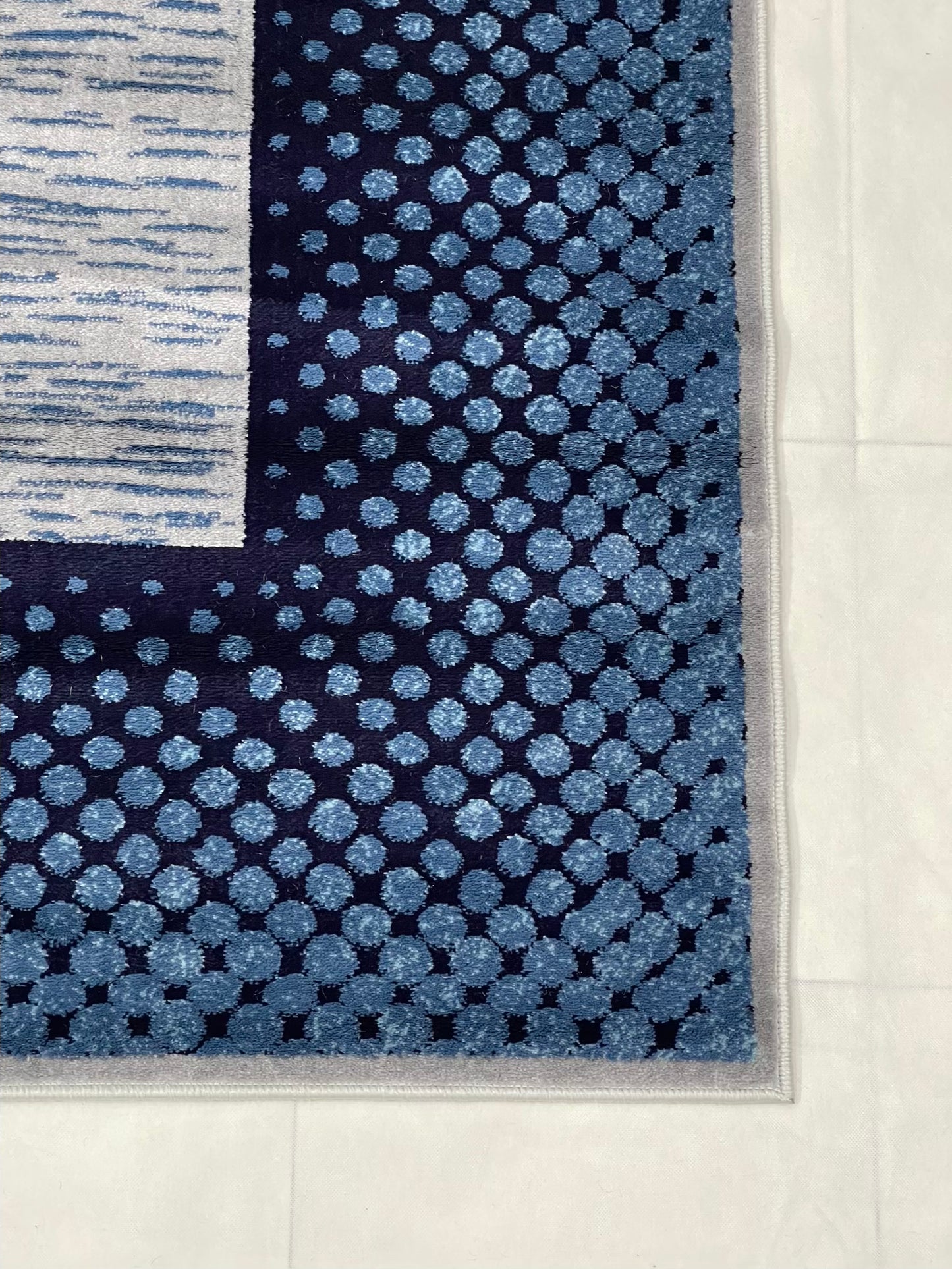 Modern polypropylene Rug,back woven(Article-1056-Grey) Size : 5ft width x 7.3ft length (150cm x 220cm)