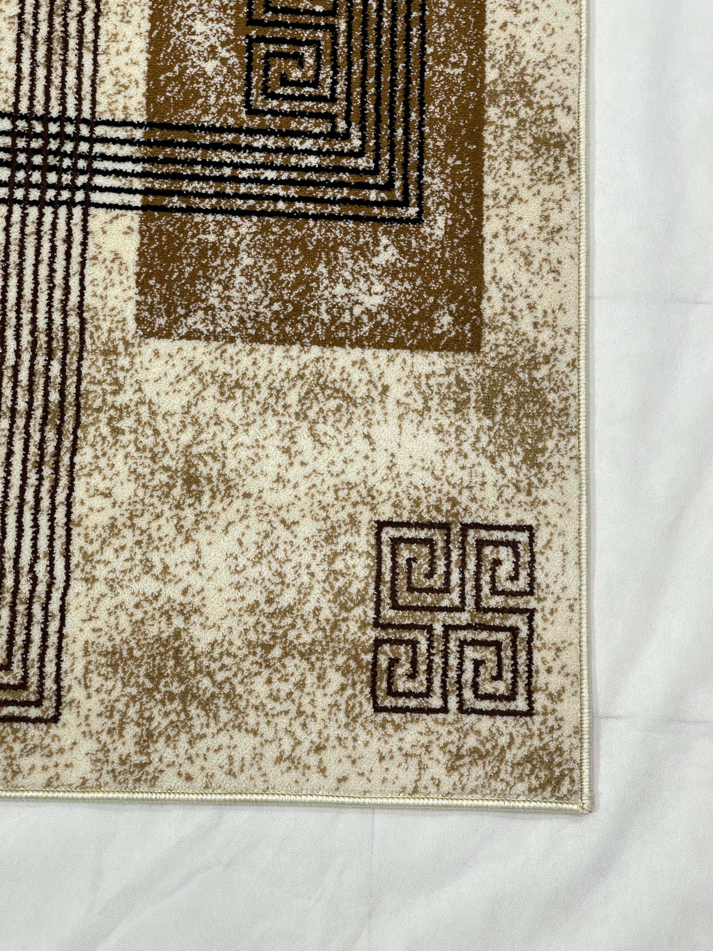 Modern Polypropylene Rug,back woven(Article-1825-Off white)
Size : 6ft width x 9.6 ft length ( 200 cm x 290cm)