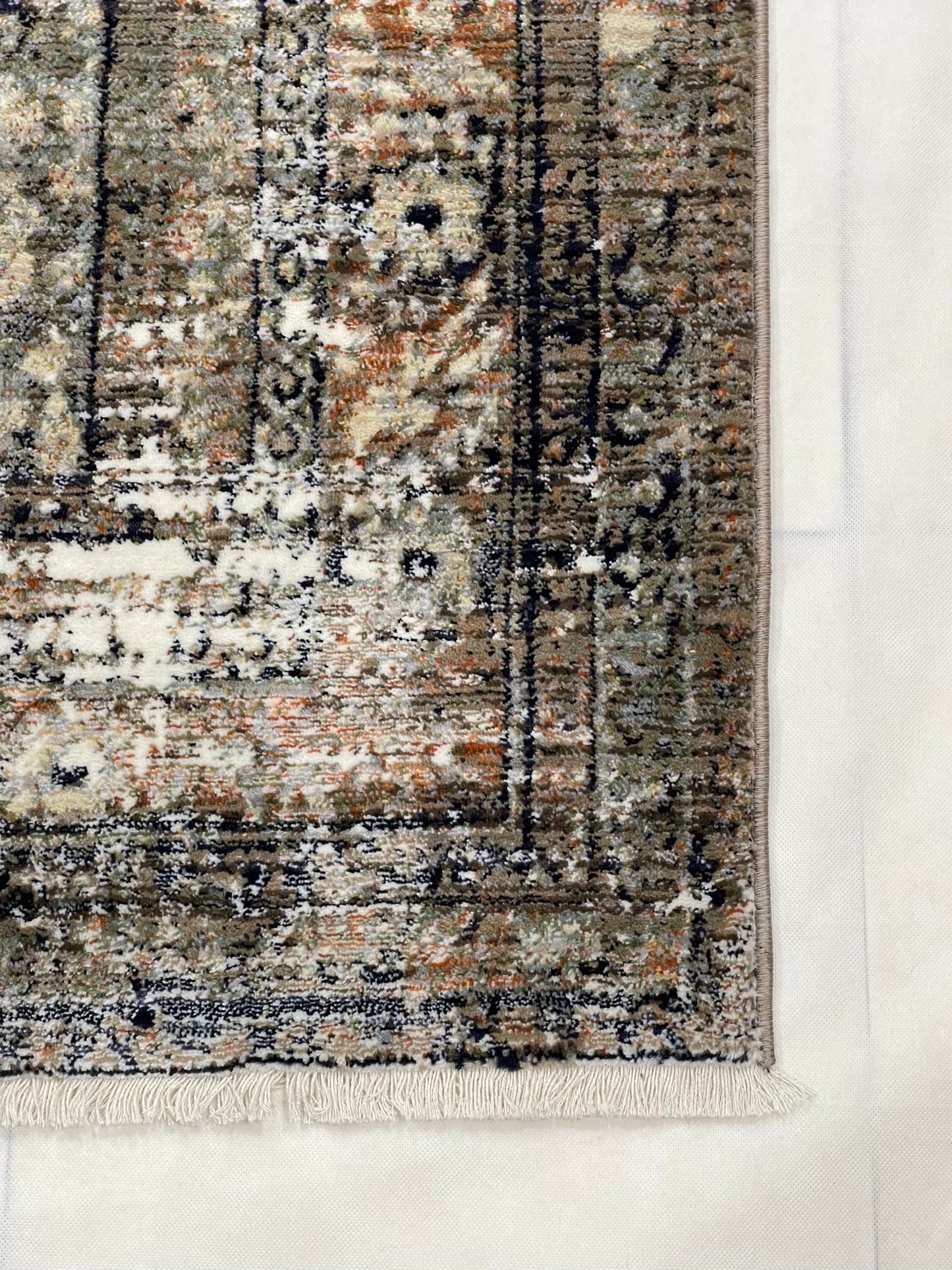 Turkish Polypropylene Silk. Woven Back (Article-1670-Multi )
Size : 5ft width x 7.3ft length (150cm x 220cm)