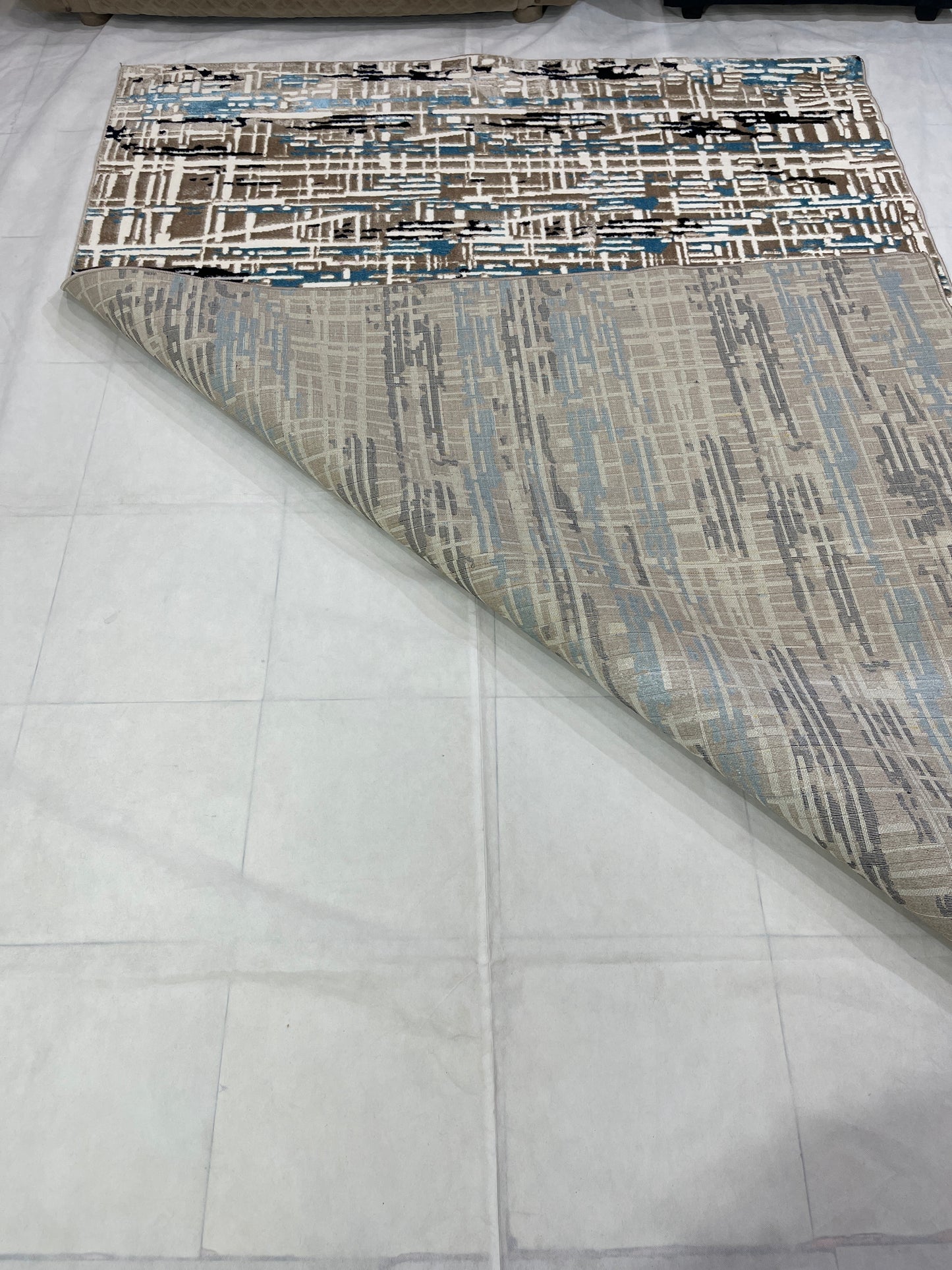 Polyester Silk.(Article-1606-Mink )
Size : 6.6 ft width x 9.6 ft length ( 200 cm x 290 cm)