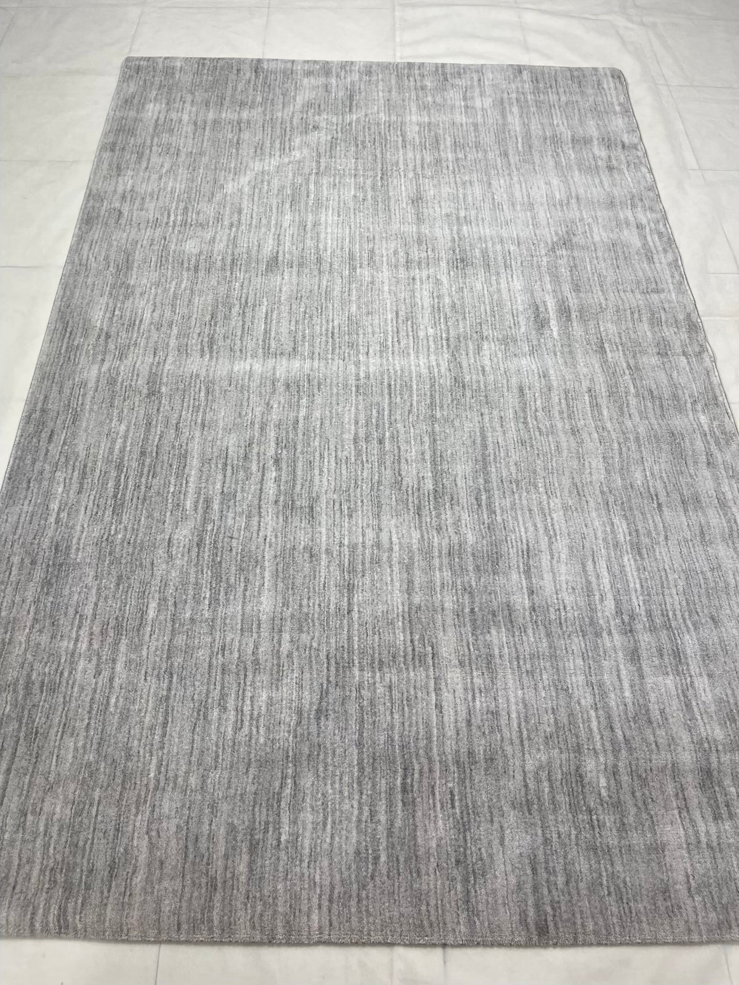 Modern Turkish Silk , Woven Back (Article-1305-Off white,Grey) Size : 5 ft width x 7.3 ft length