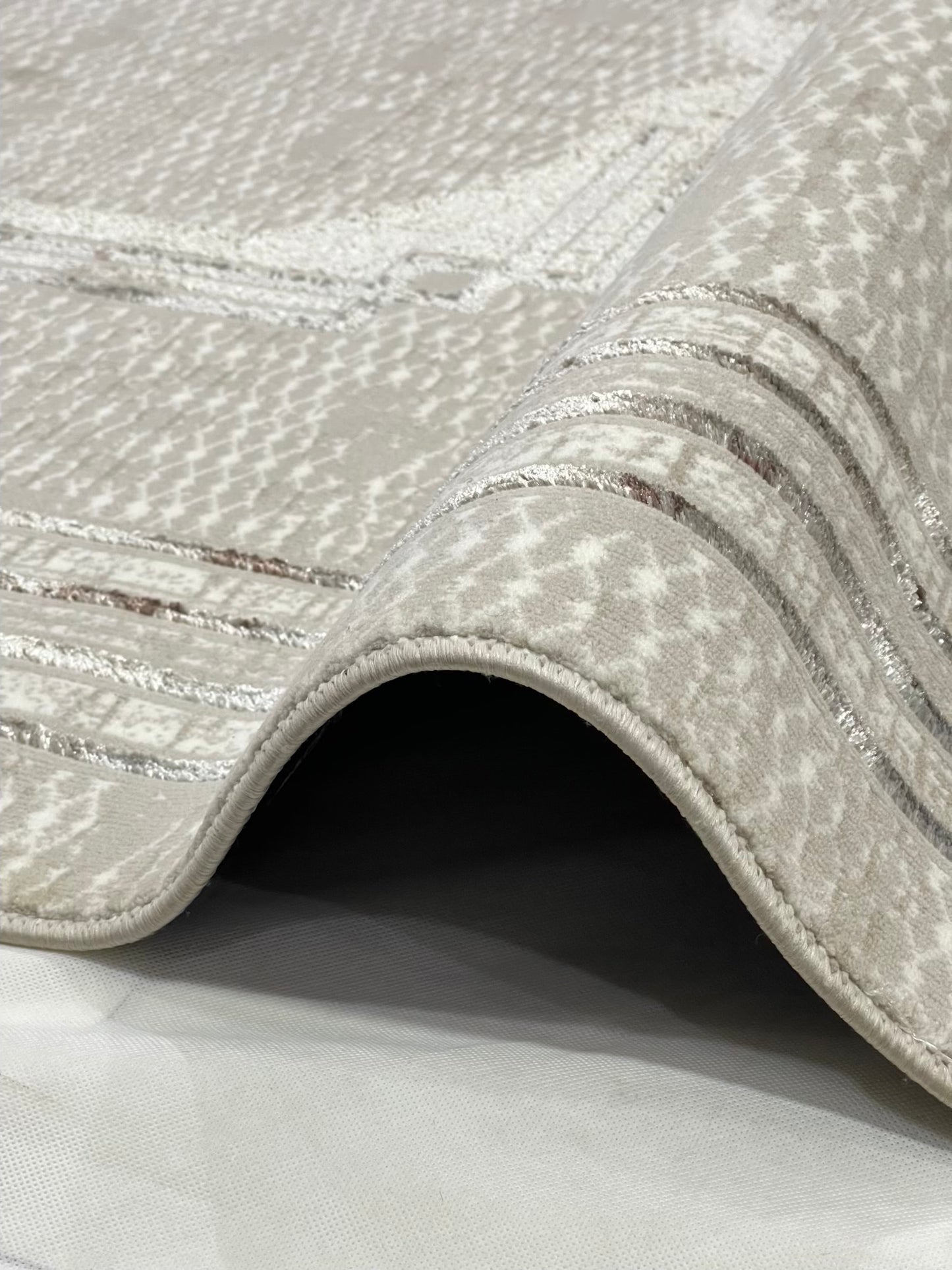 Turkish Top Quality Silk.(Article-1090-Cream ) Size: 6.6 ft width x 9.6 ft length (200cm x 290cm)