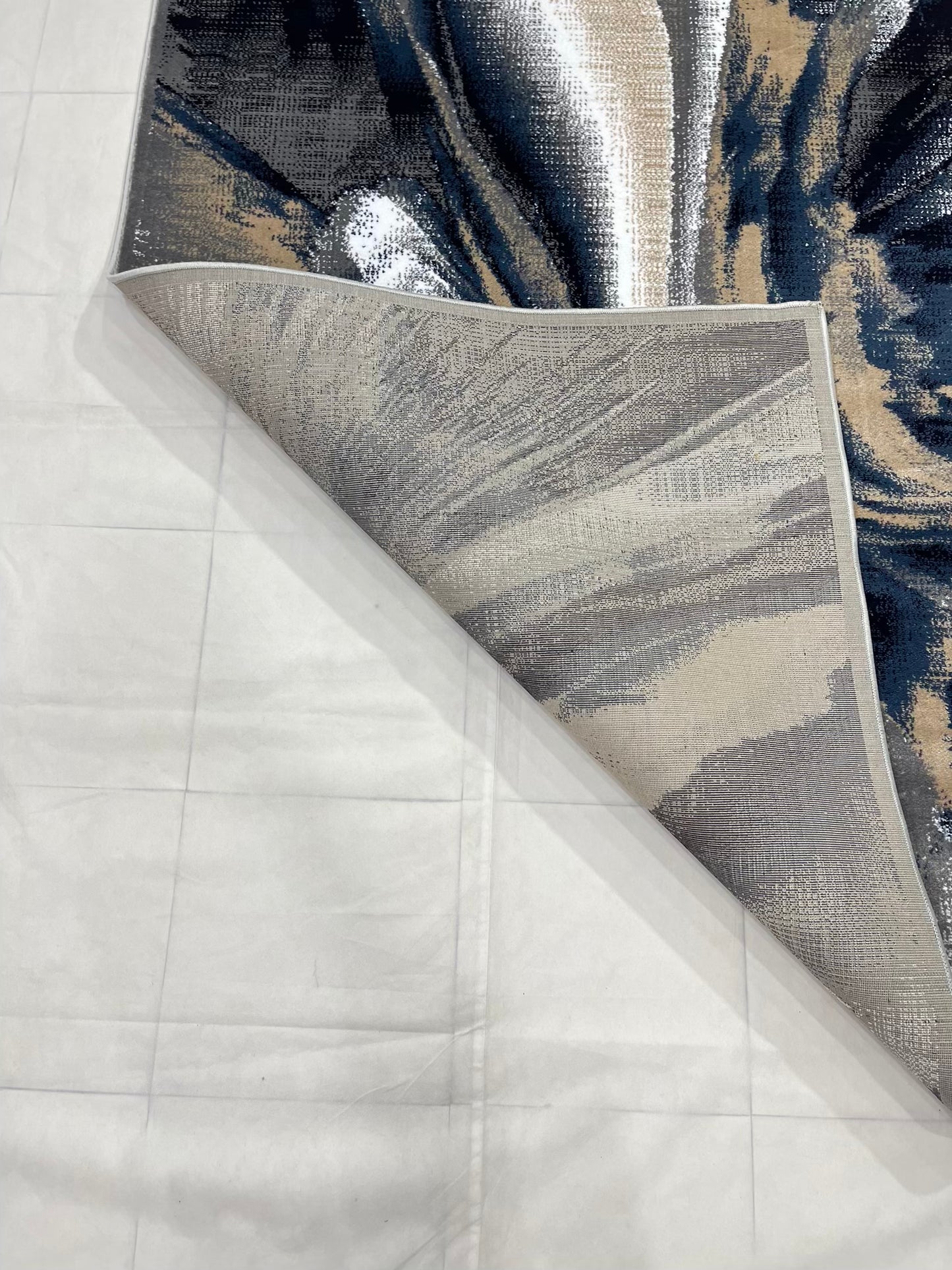 Modern polypropylene Rug,back woven(Article-23-Grey)
Size : 5ft width  x 7.3ft length (150cm x 220cm)