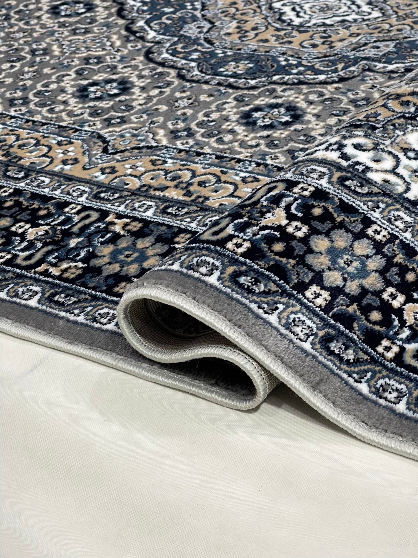 Persian polypropylene Rug,back woven(Article-99-Grey)
Size : 6.6 ft width x 9.6 ft length (200cm x 290cm)