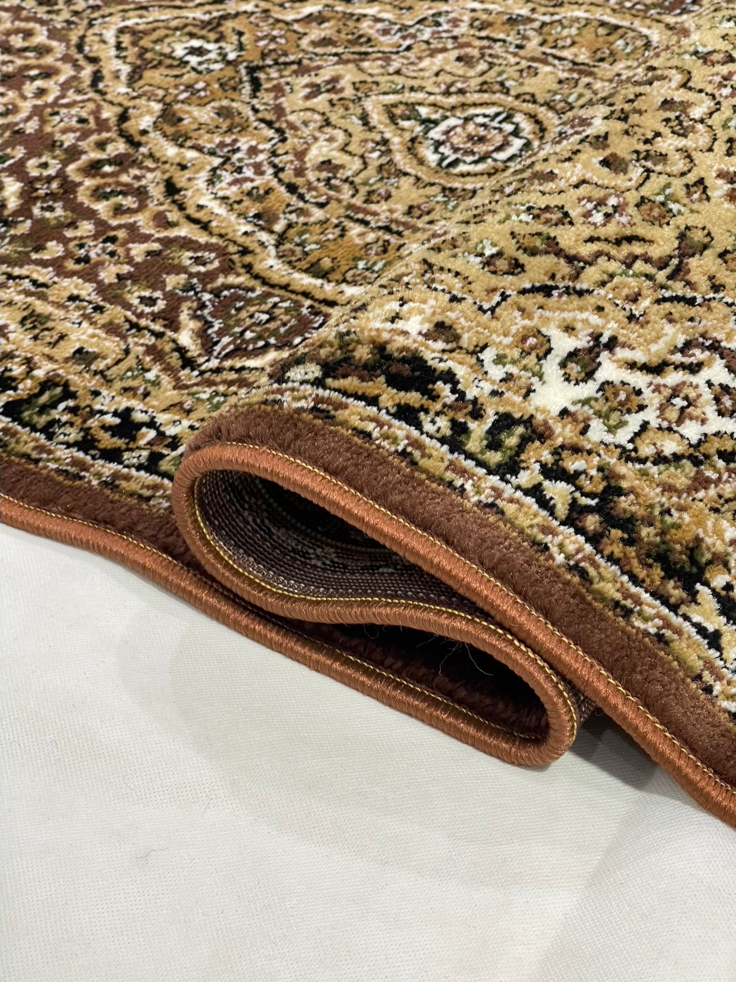 Brown Persian Polypropylene Woven Rug.
Size : 2.6 ft width x 6.6 ft length
(80 cm x 200cm)