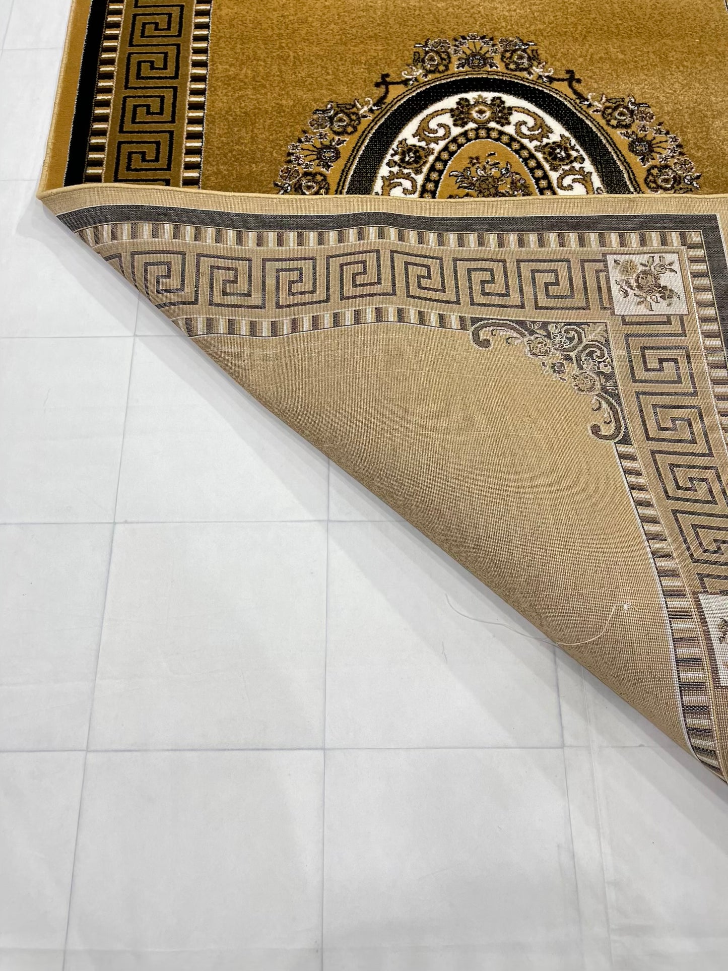 Versace polypropylene Rug,back woven(Article-75-Beige)
Size : 6.6 ft width x 9.6 ft length (200cm x 290cm)