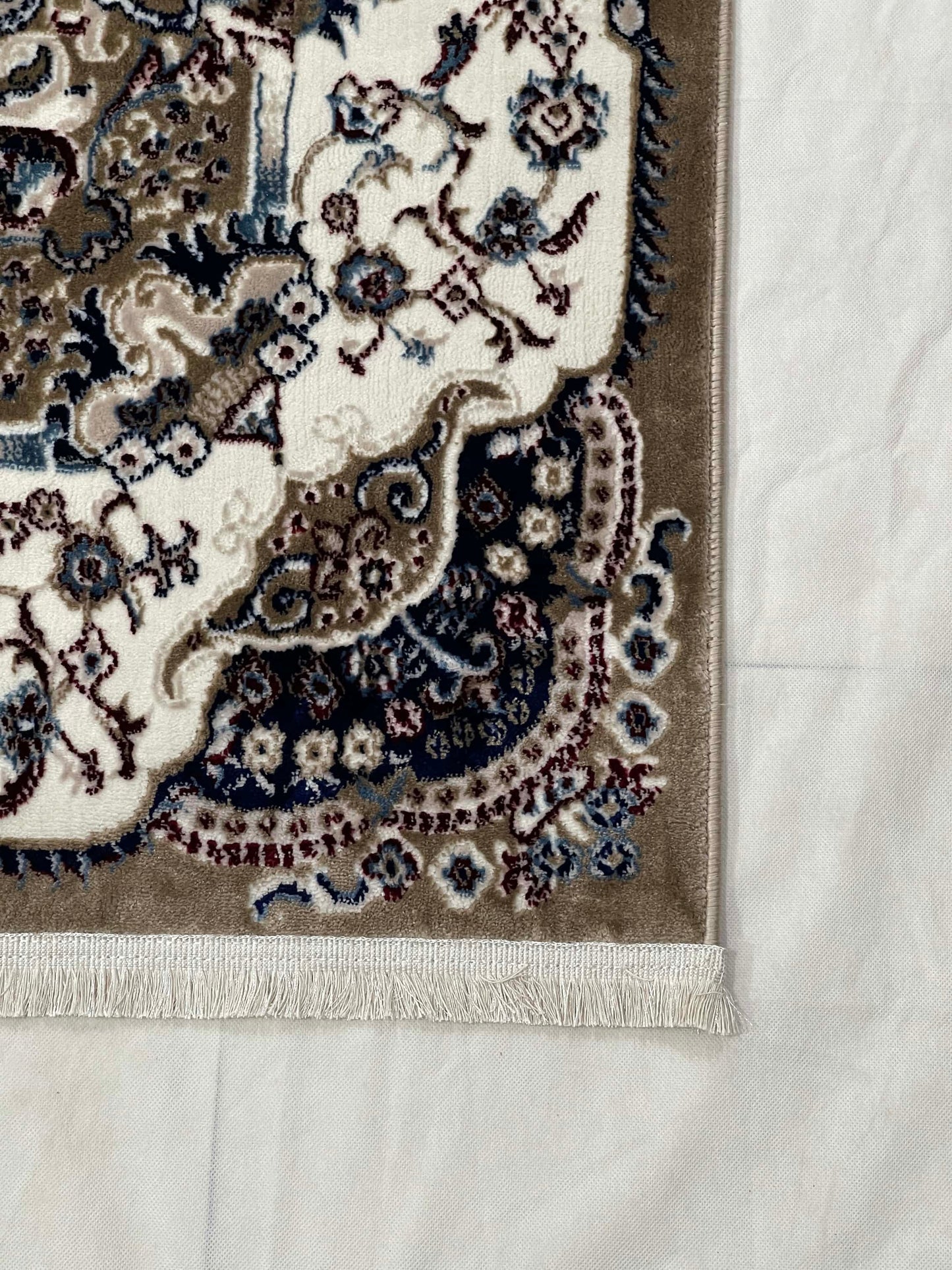 Turkish Top Quality Silk.(Article-1013-Beige)
Size : 5ft width  x 7.3ft length (150cm x 220cm)