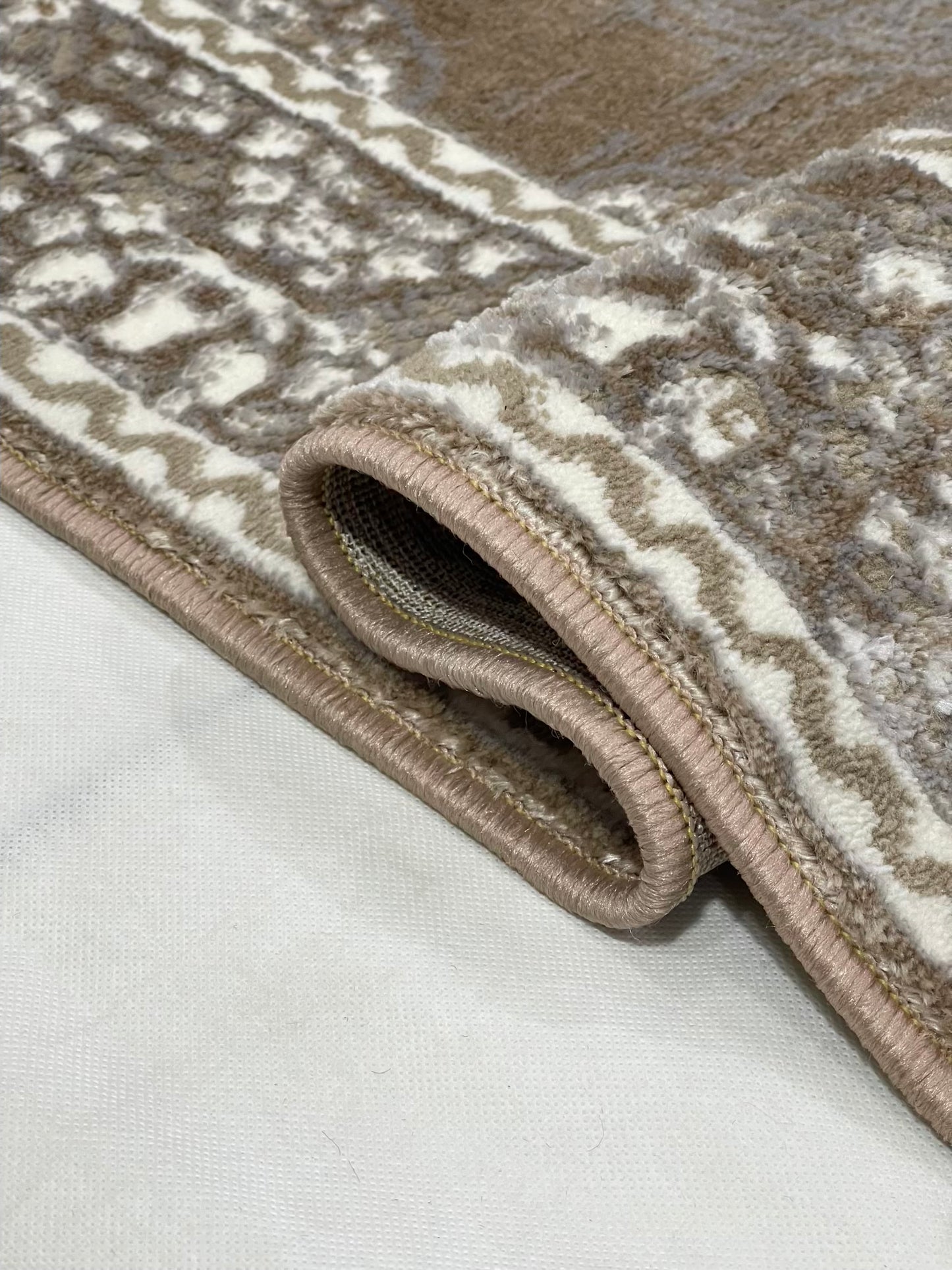 Pakistani Silk Woven Rug.(Article-1557-Light Beige) Size : 4 ft width x 5.6 ft length
