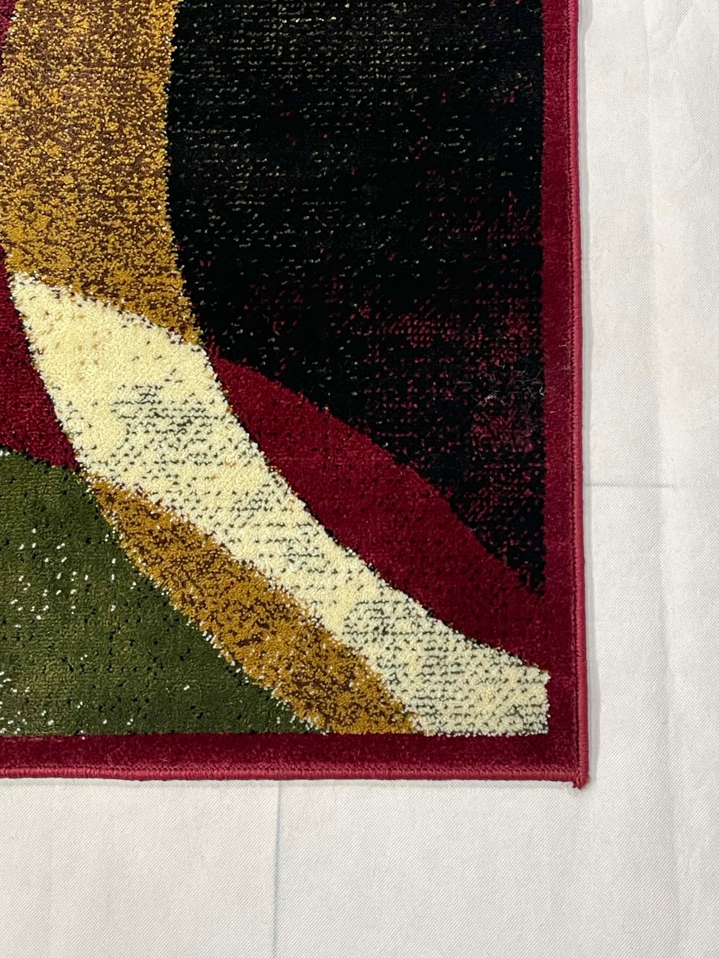 Modern polypropylene Rug,back woven(Article-1627-Red)
Size : 5ft width x 7.3ft length (150cm x 220cm)
