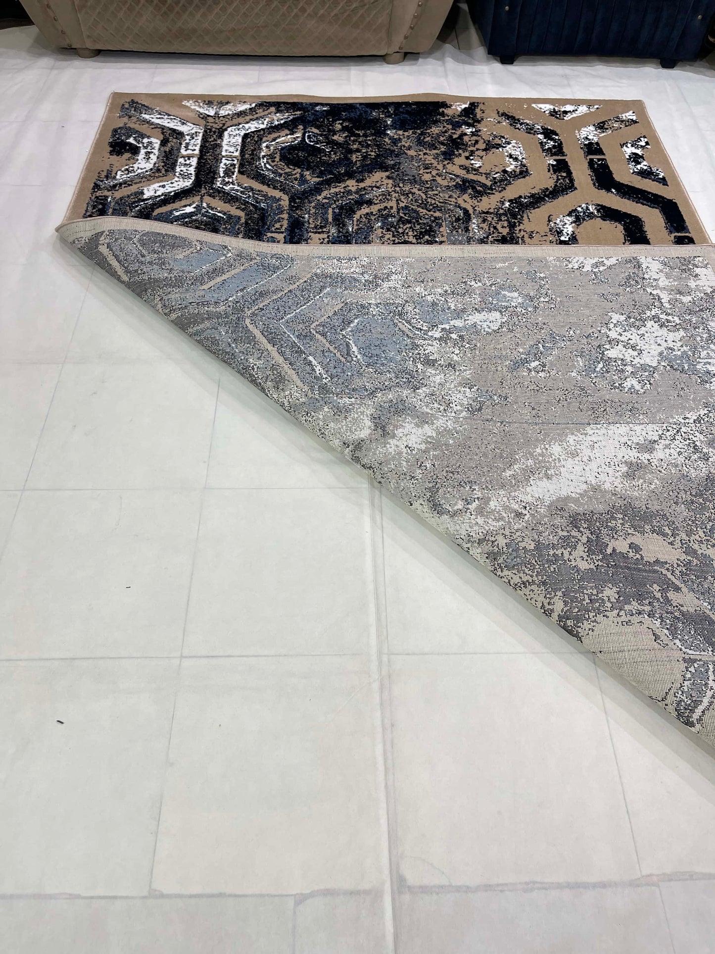 Modern polypropylene Rug,back woven(Article-160- Mink , Blue)
Size : 6.6 ft width x 9.6 ft length (200cm x 290cm)