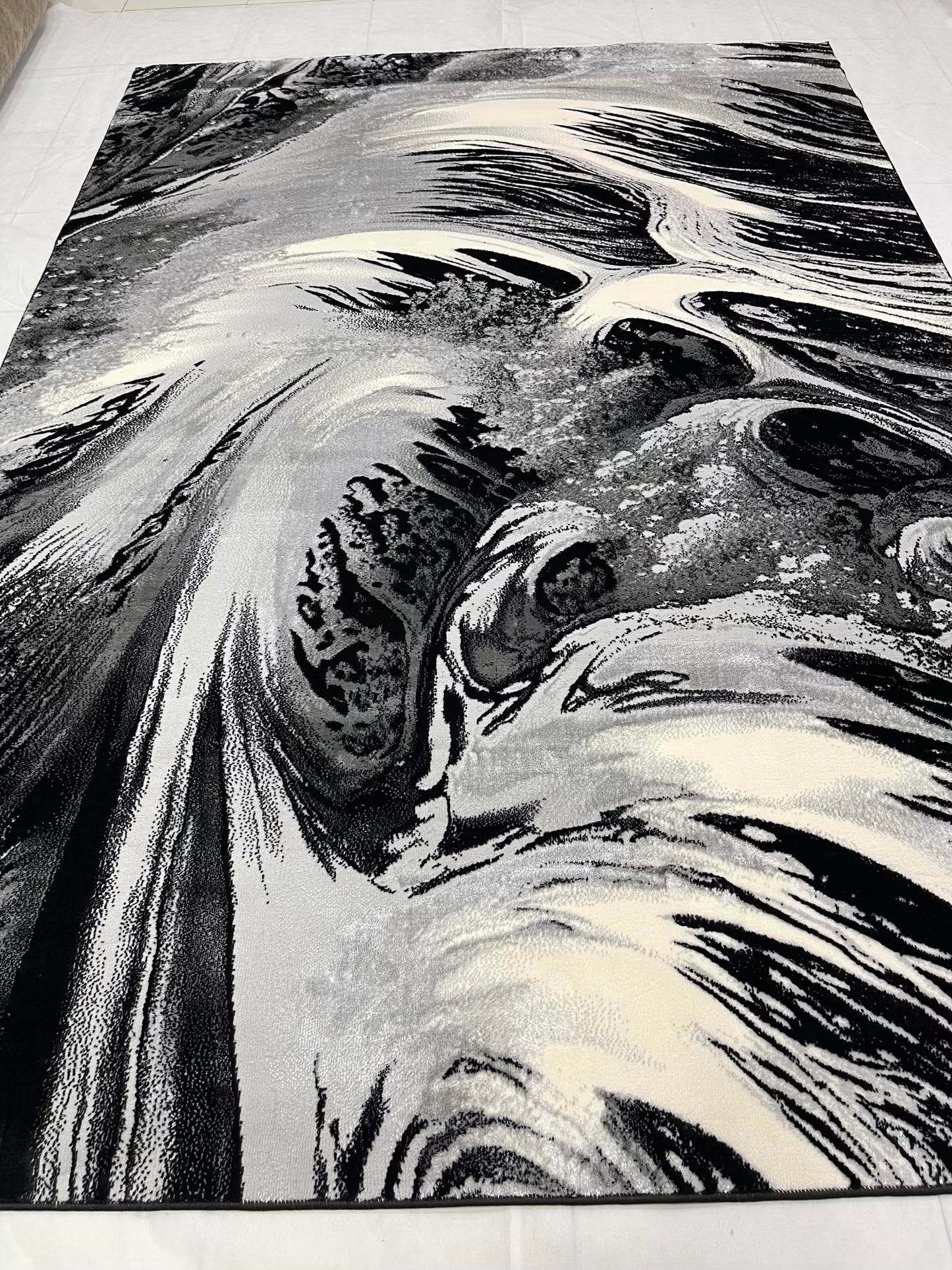 Turkish Top Quality Silk.(Article-1076-Black , Grey)
Size: 6.6 ft width x 9.6 ft length (200cm x 290cm)