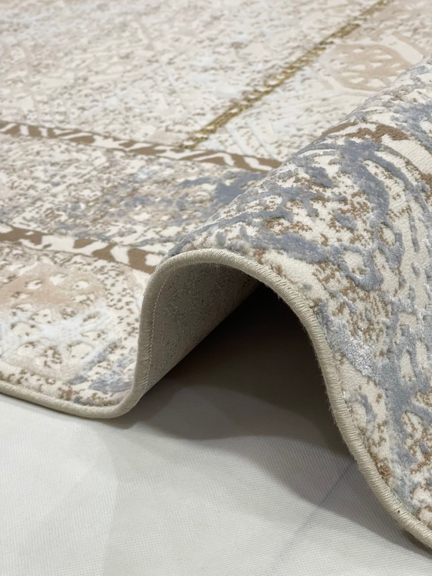Irani Vintage Woven Rug. Article -2080-Off White Size: 6.6 ft width x 9.6 ft length (200cm x 290cm)