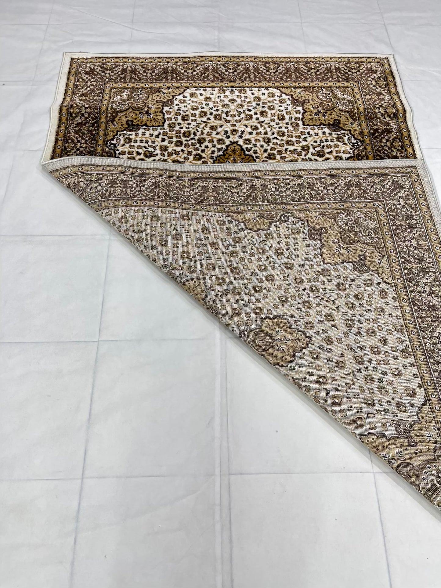 Persian polypropylene Rug,back woven(Article-141-Off white)
Size : 5ft width x 7.3ft length (150cm x 220cm)