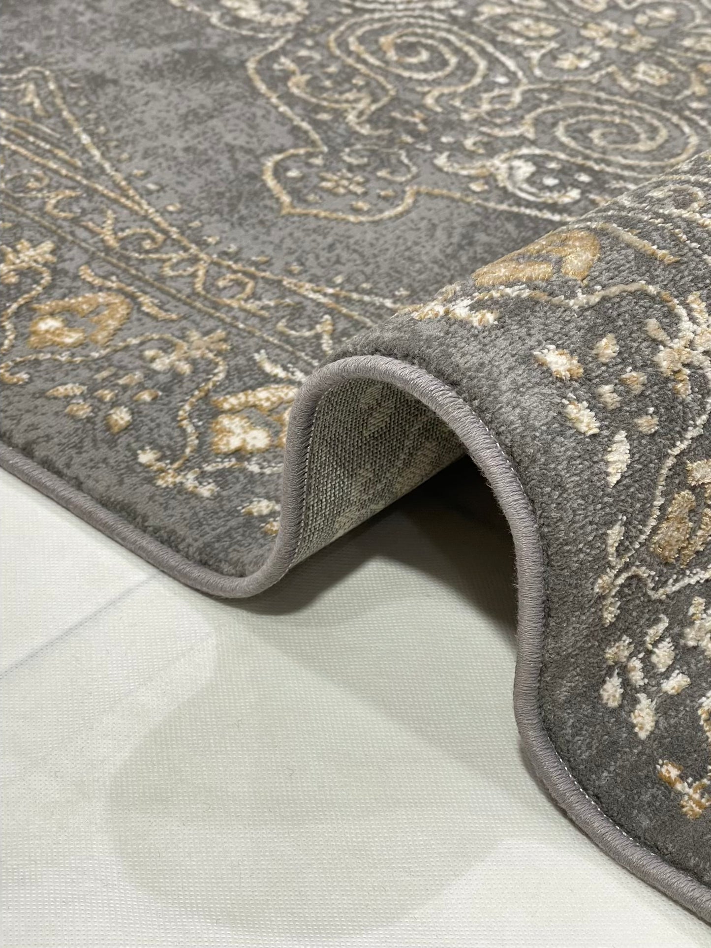 Irani viscose Rug , Woven Back
Article-301-Grey
Size : 3 ft width x 5 ft length (100 cm x 150cm)
