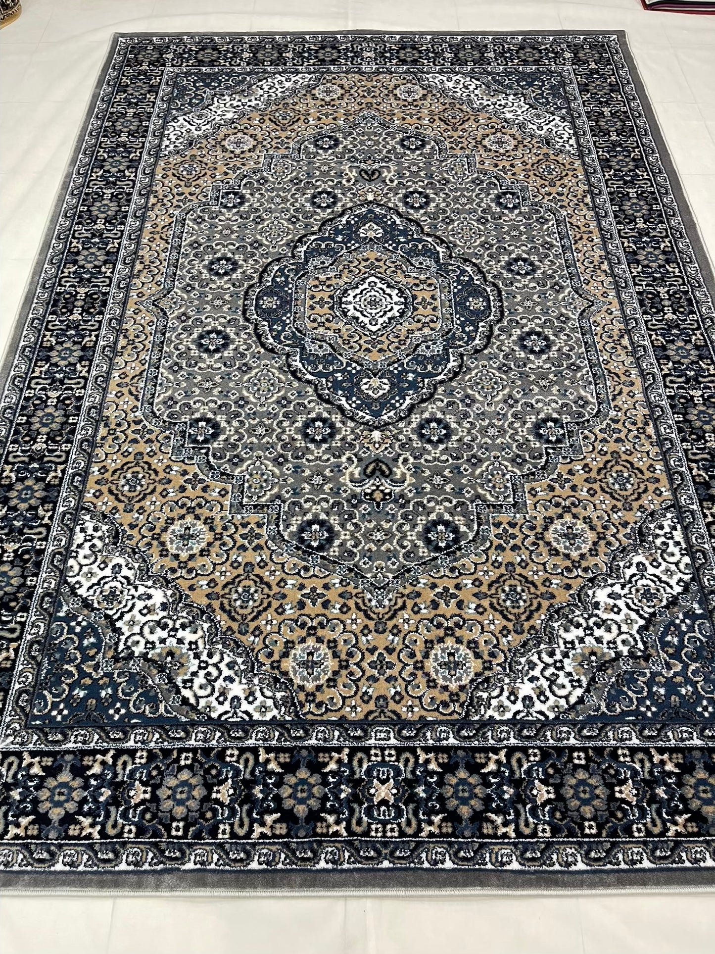 Persian polypropylene Rug,back woven(Article-99-Grey)
Size : 6.6 ft width x 9.6 ft length (200cm x 290cm)