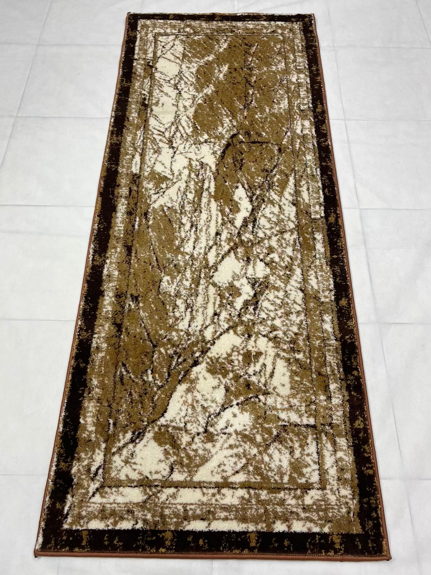 Modern Brown Polypropylene Woven Rug.
Size : 2.6 ft width x 6.6 ft length
(80 cm x 200cm)