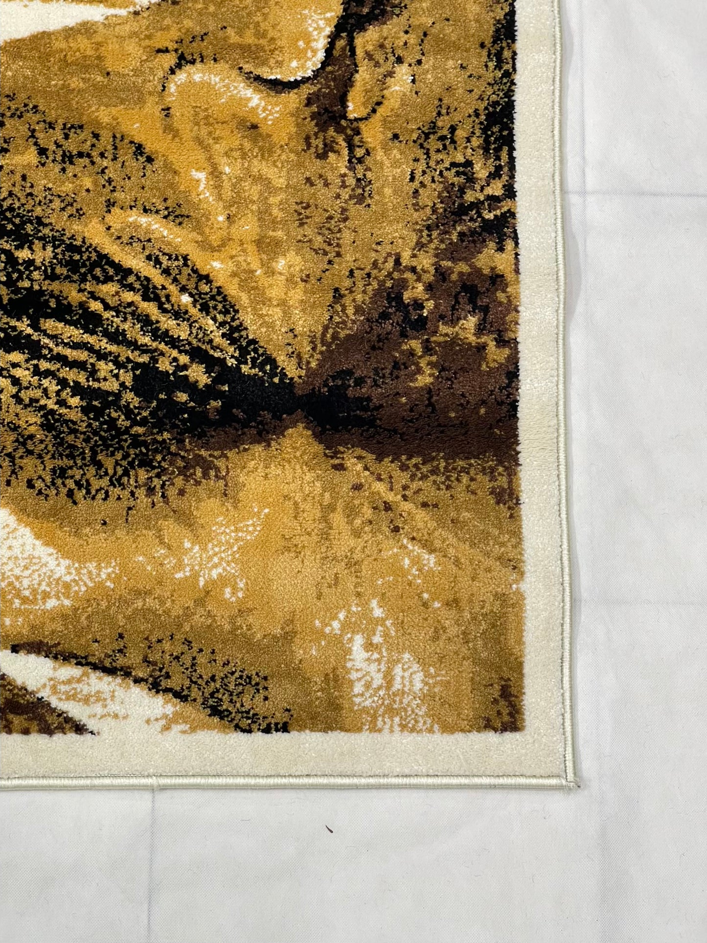 Modern polypropylene Rug,back woven(Article-670-Off white)
Size : 5ft width x 7.3ft length (150cm x 220cm)