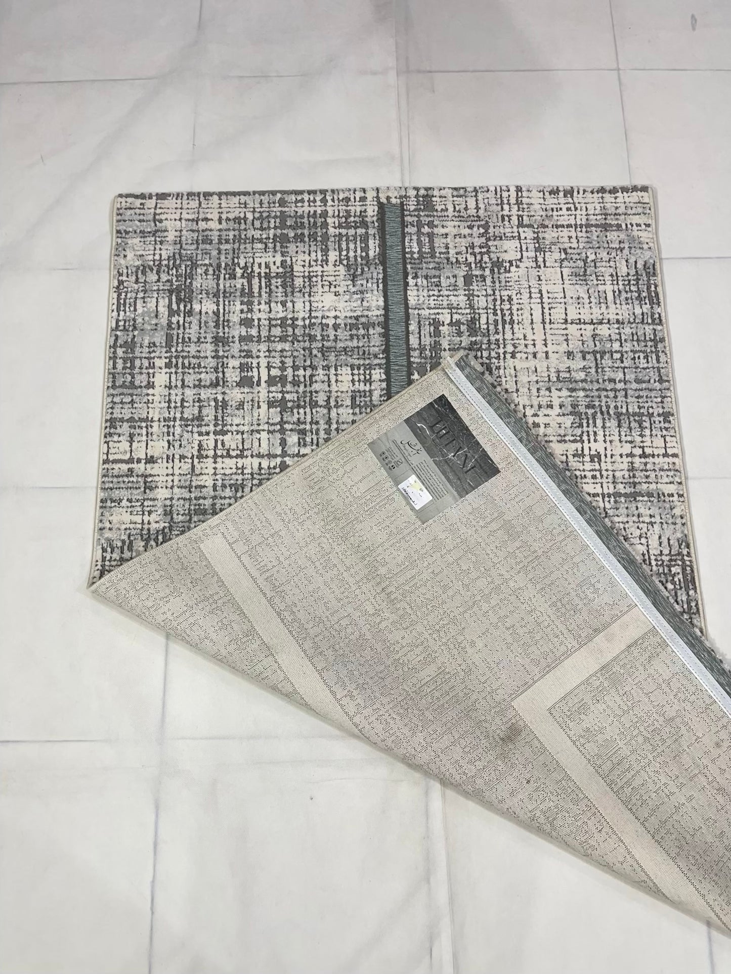 Irani viscose Rug , Woven Back Article-304-Off white , Grey Size : 3 ft width x 5 ft length (100 cm x 150cm)
