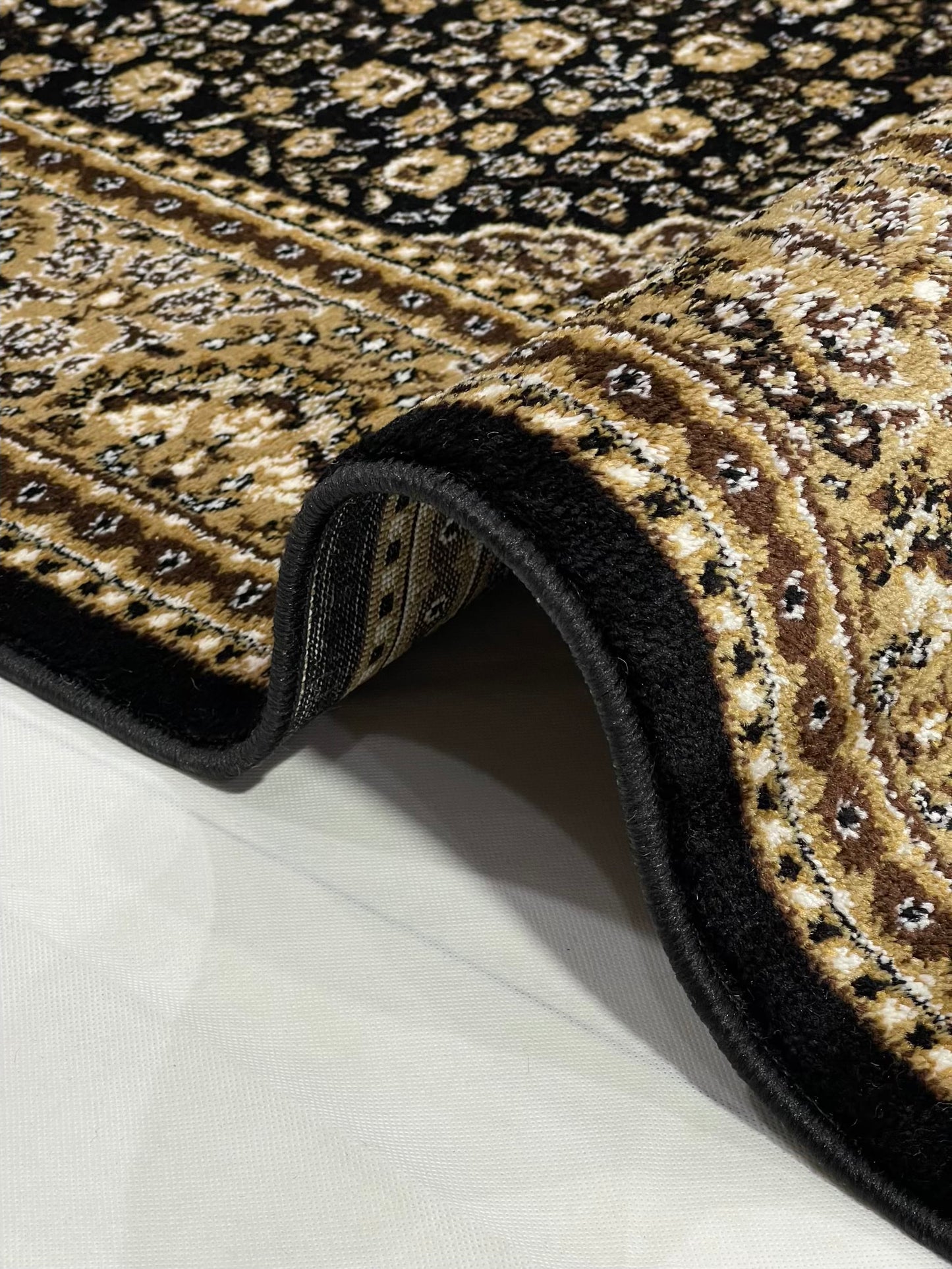 Persian polypropylene Rug,back woven(Article-04-Black)
Size : 6.6 ft width x 9.6 ft length (200 cm x 290cm)