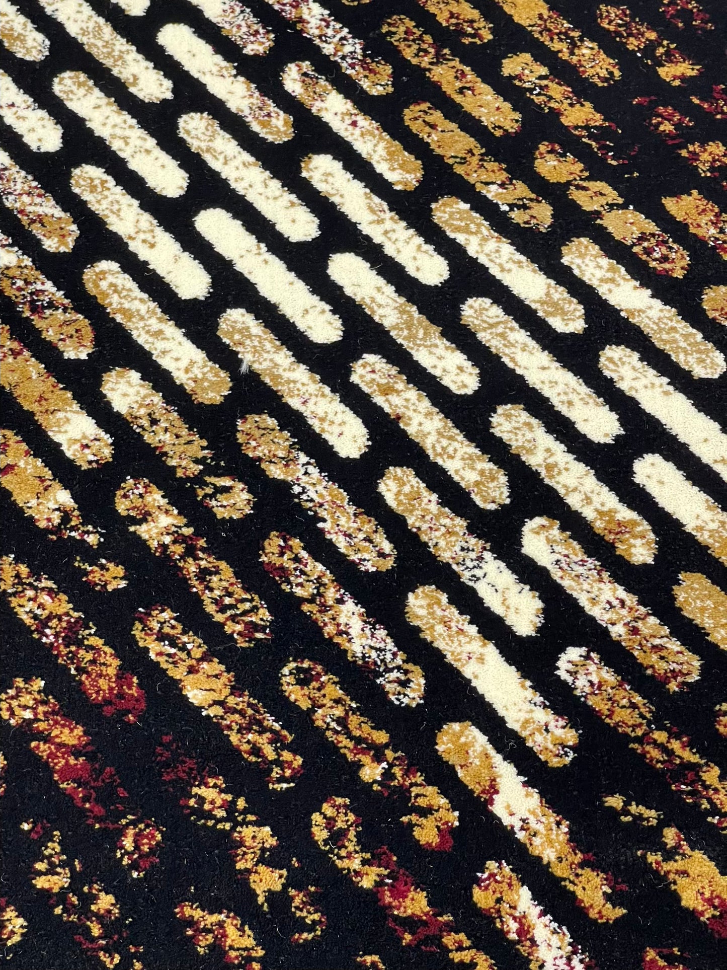 Modern Polypropylene Rug,Woven Back (Article-172-Black ) Size : 4 ft width x 5.6 ft length (120 cm x 170 cm)
