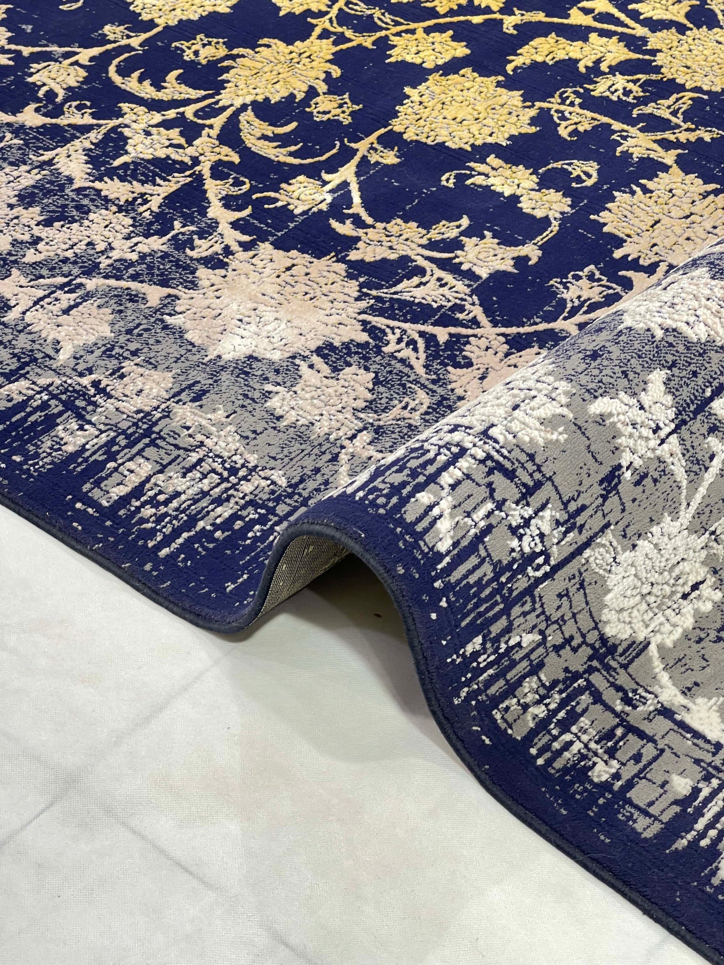 Irani Vintage Woven Rug.
Article -2016-Grey , Yellow , Blue
Size: 6.6 ft width x 9.6 ft length (200cm x 290cm)