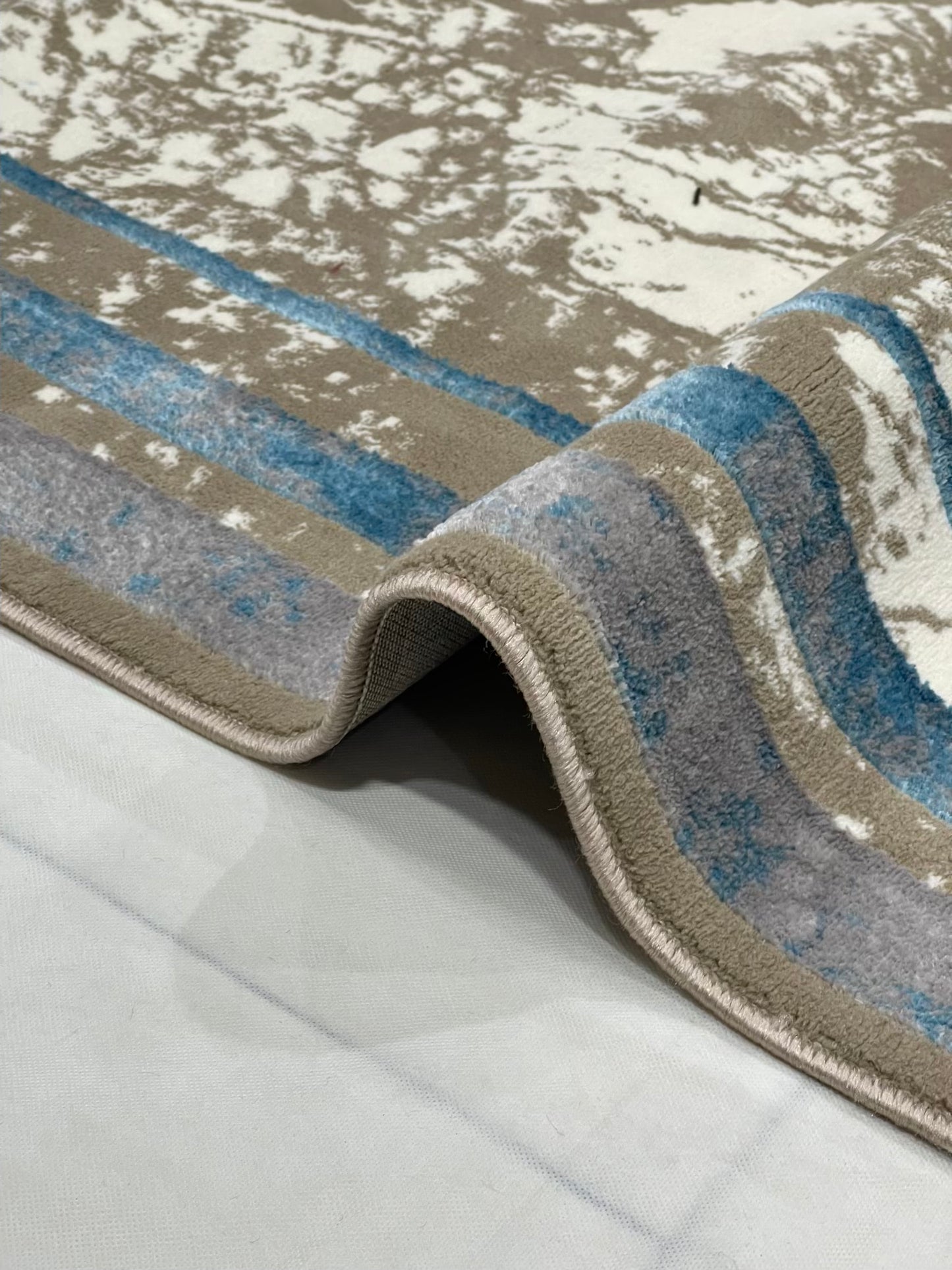 Pakistani Silk Woven Rug.(Article-1456-Light Beige) Size : 5ft width x 7.3ft length (150cm x 220cm)
