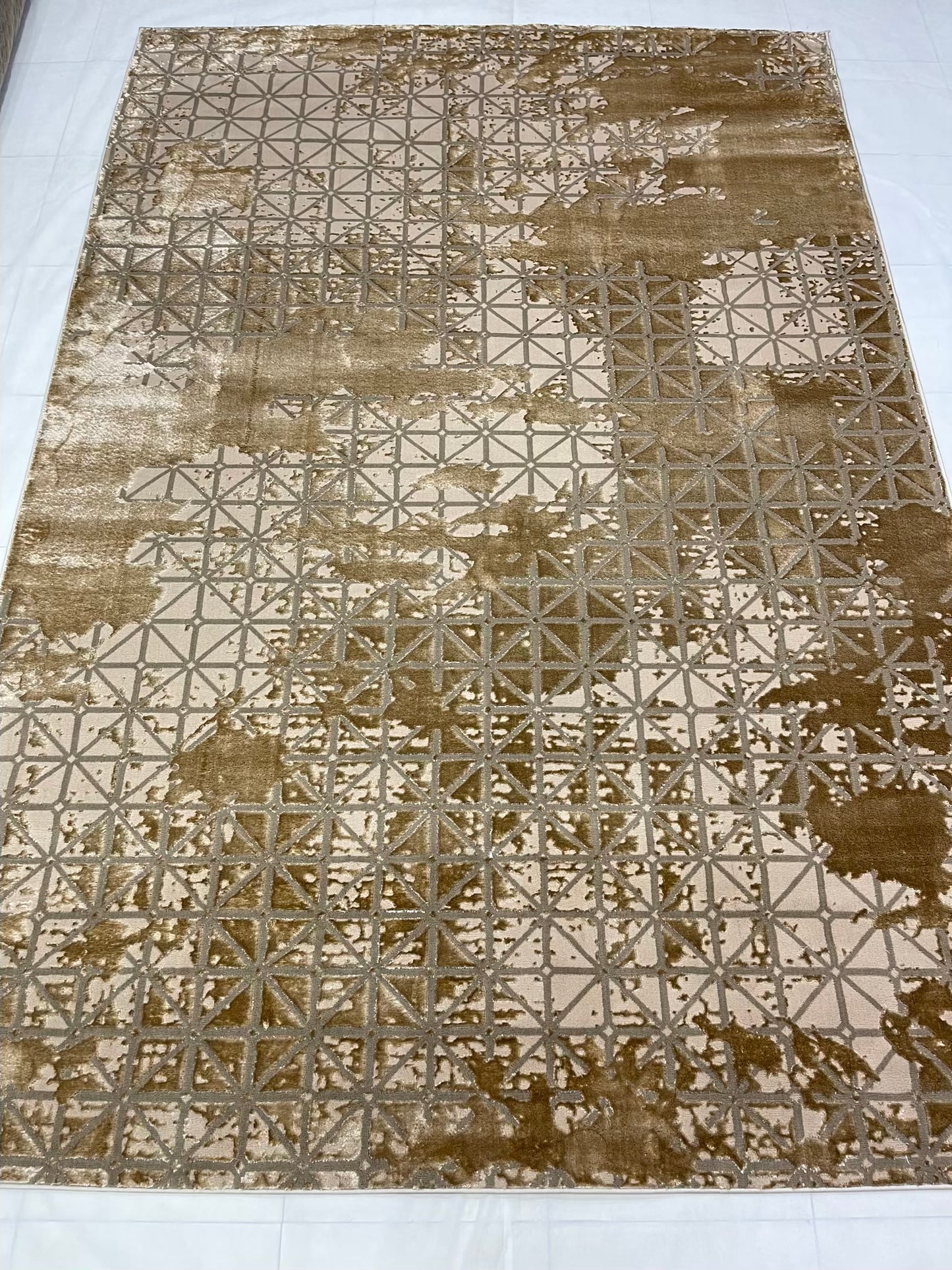 Turkish Polyester Silk.(Article-1612-Brown )
Size : 6.6 ft width x 9.6 ft length ( 200 cm x 290 cm)