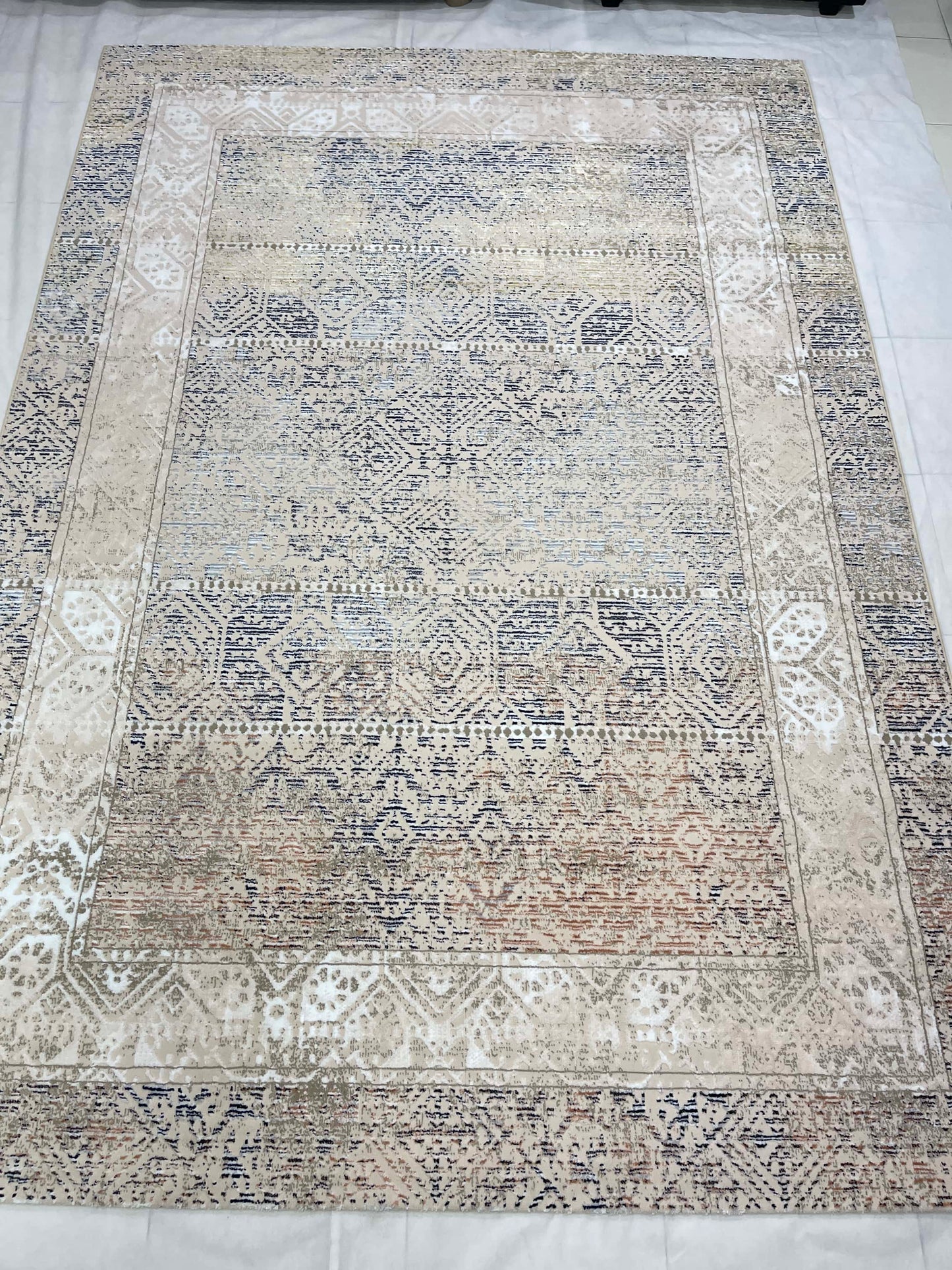 Irani Vintage Woven Rug.
 Article -2029-Off White
Size: 6.6 ft width x 9.6 ft length (200cm x 290cm)