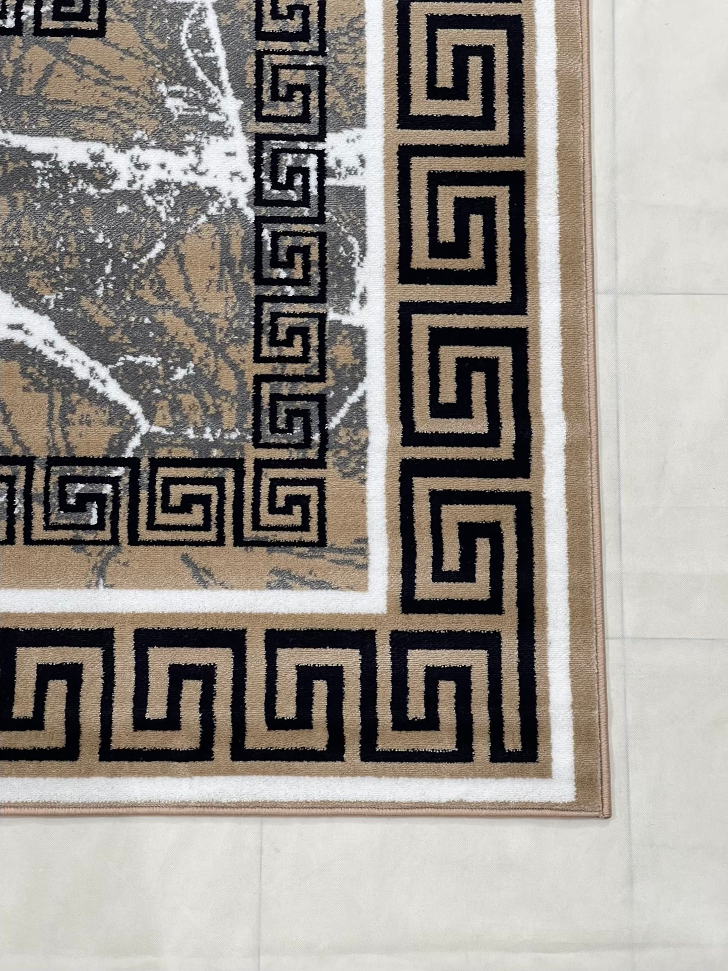 Versace Polypropylene woven Rug.
Article-1299-Mink
Size : 5ft width x 7.3ft length (150cm x 220cm)