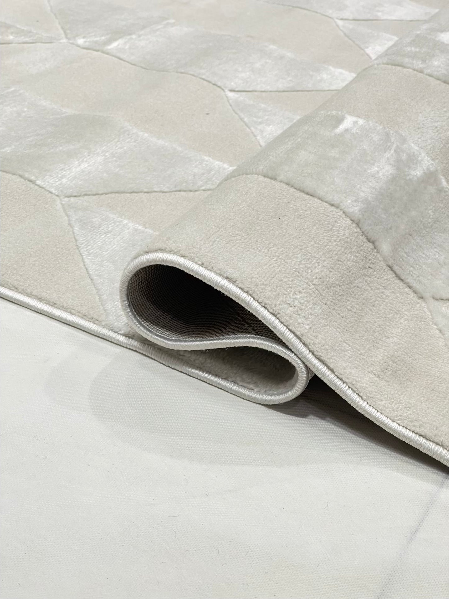 Modern Turkish Silk , Woven Back (Article-1307-White) Size : 5 ft width x 7.3 ft length
