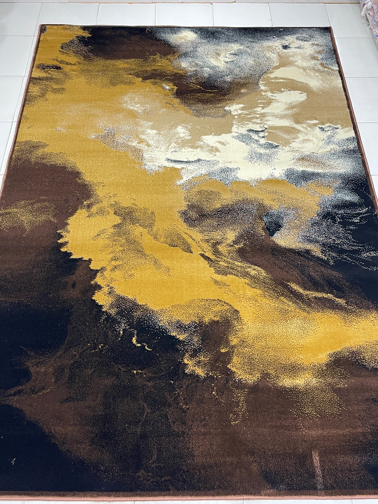 Modern polypropylene Rug,back woven(Article-423-Brown)
Size : 6.6 ft width x 9.6 ft length (200cm x 290cm)
