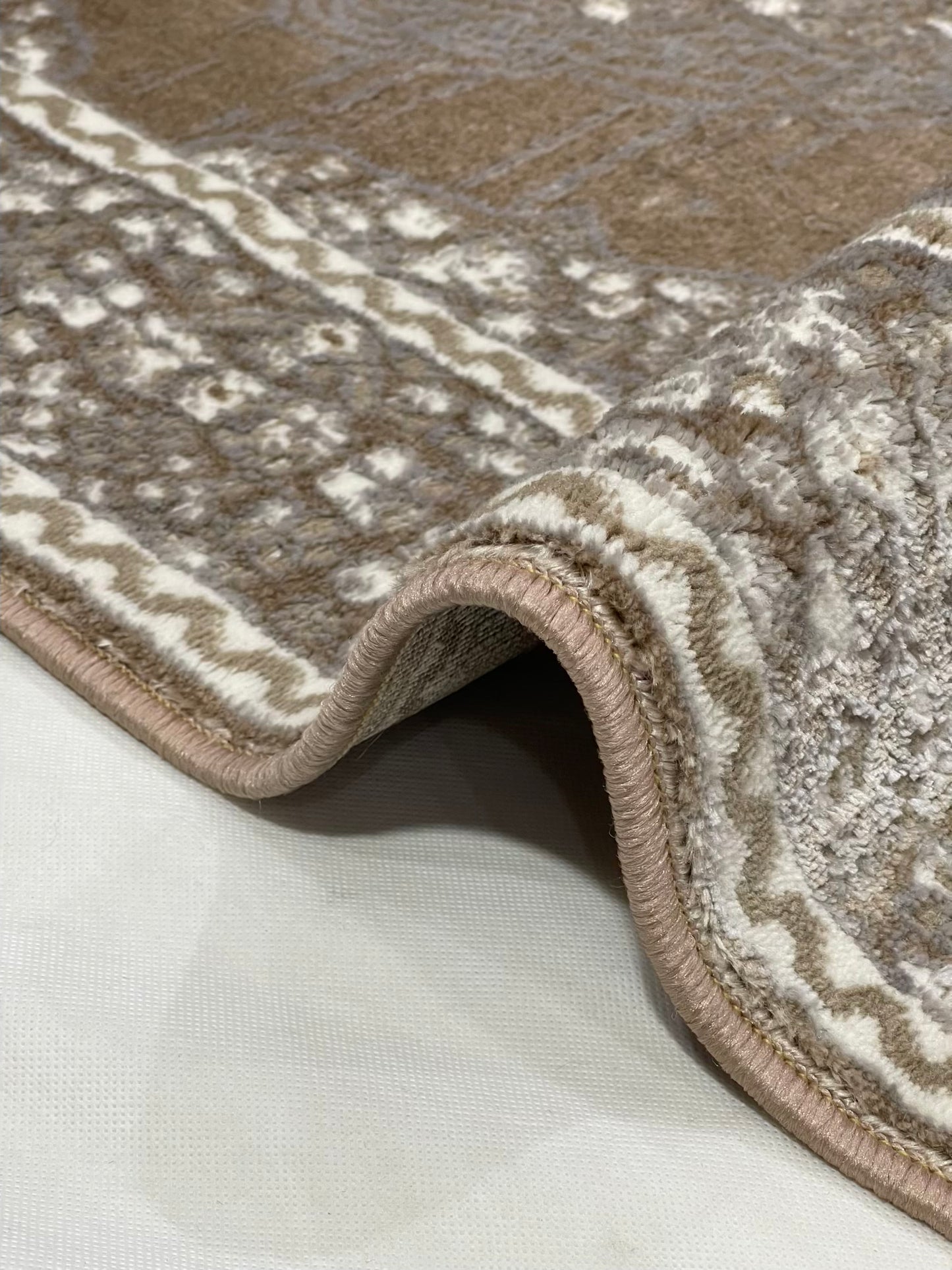 Pakistani Silk Woven Rug.(Article-1557-Light Beige) Size : 4 ft width x 5.6 ft length