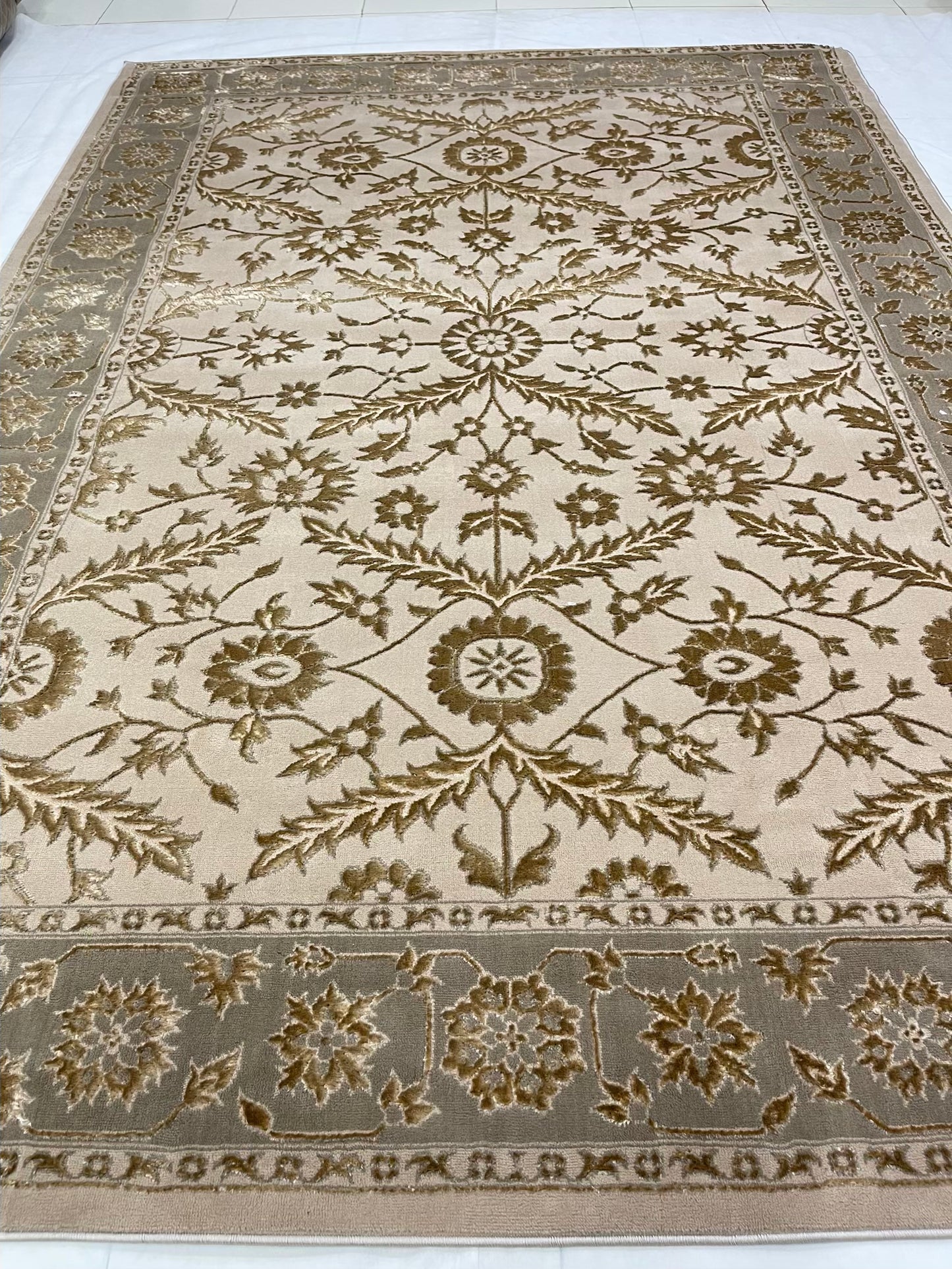Turkish Polyester Silk.(Article-1605-Brown )
Size : 6.6 ft width x 9.6 ft length ( 200 cm x 290 cm)