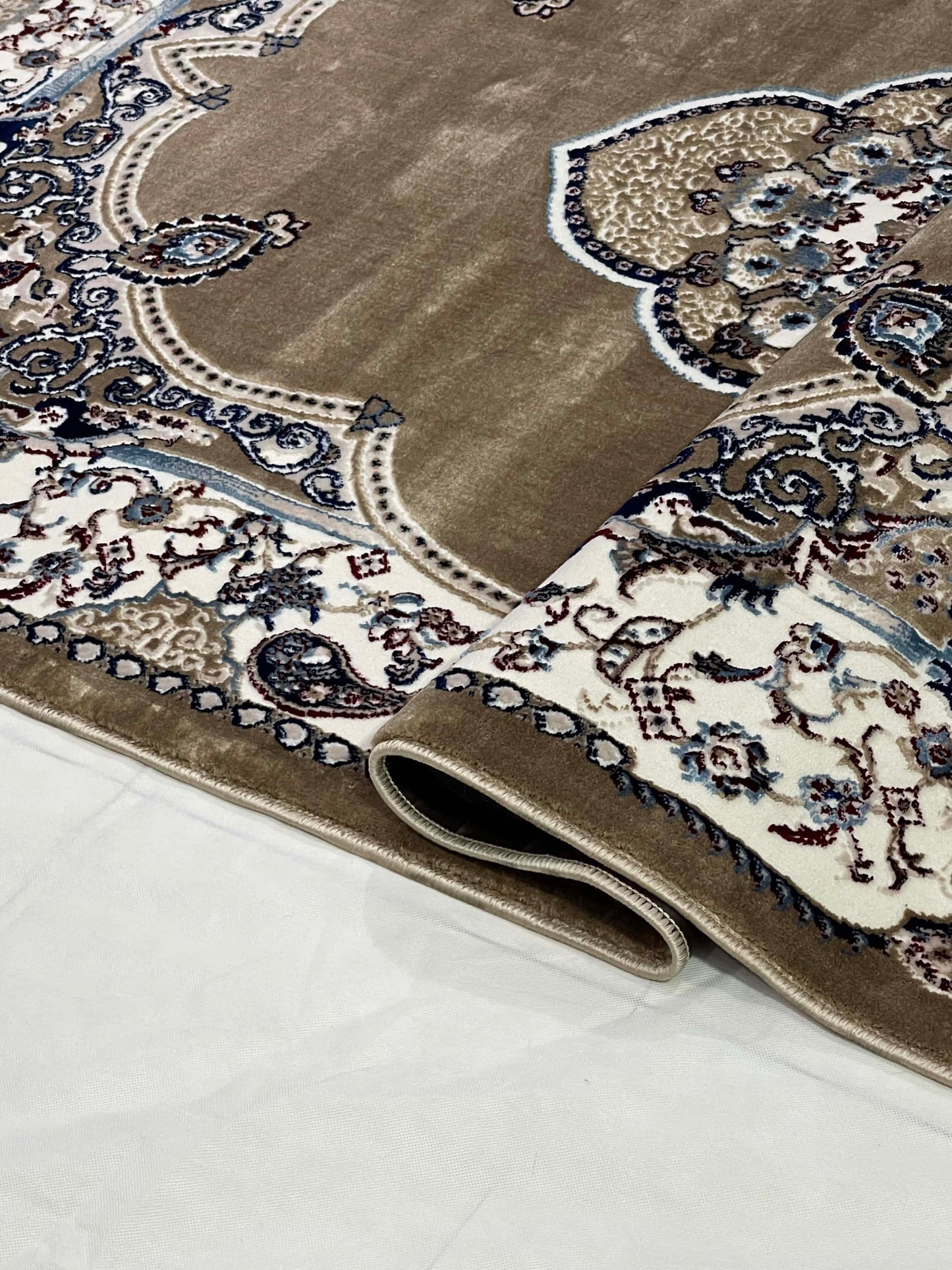 Turkish Top Quality Silk.(Article-1013-Beige)
Size : 5ft width  x 7.3ft length (150cm x 220cm)