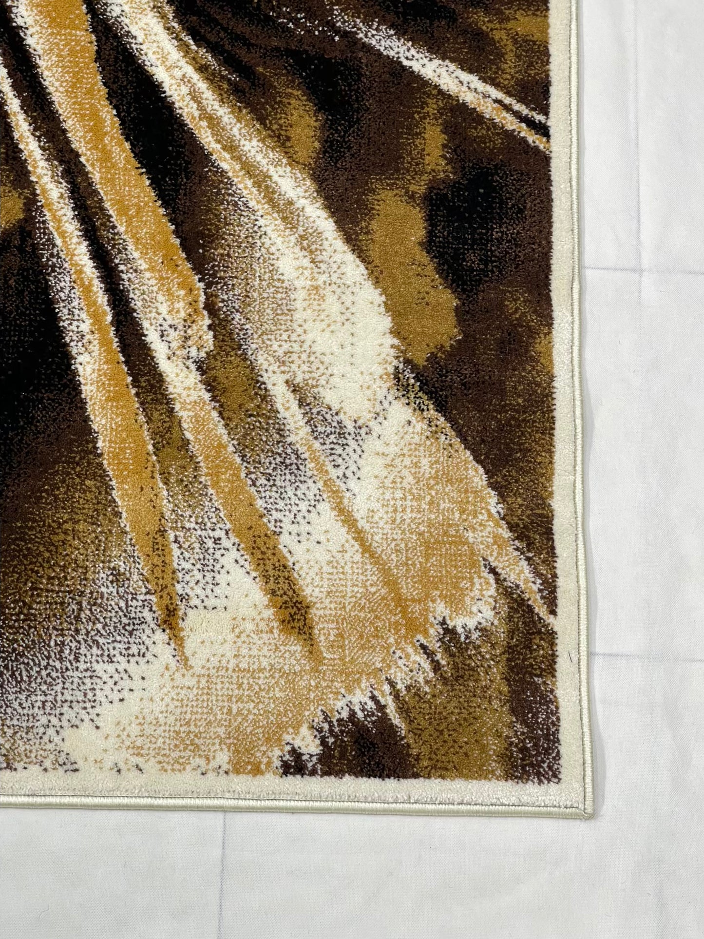 Modern polypropylene Rug,back woven(Article-8122-Off white)
Size : 5ft width x 7.3ft length (150cm x 220cm)
