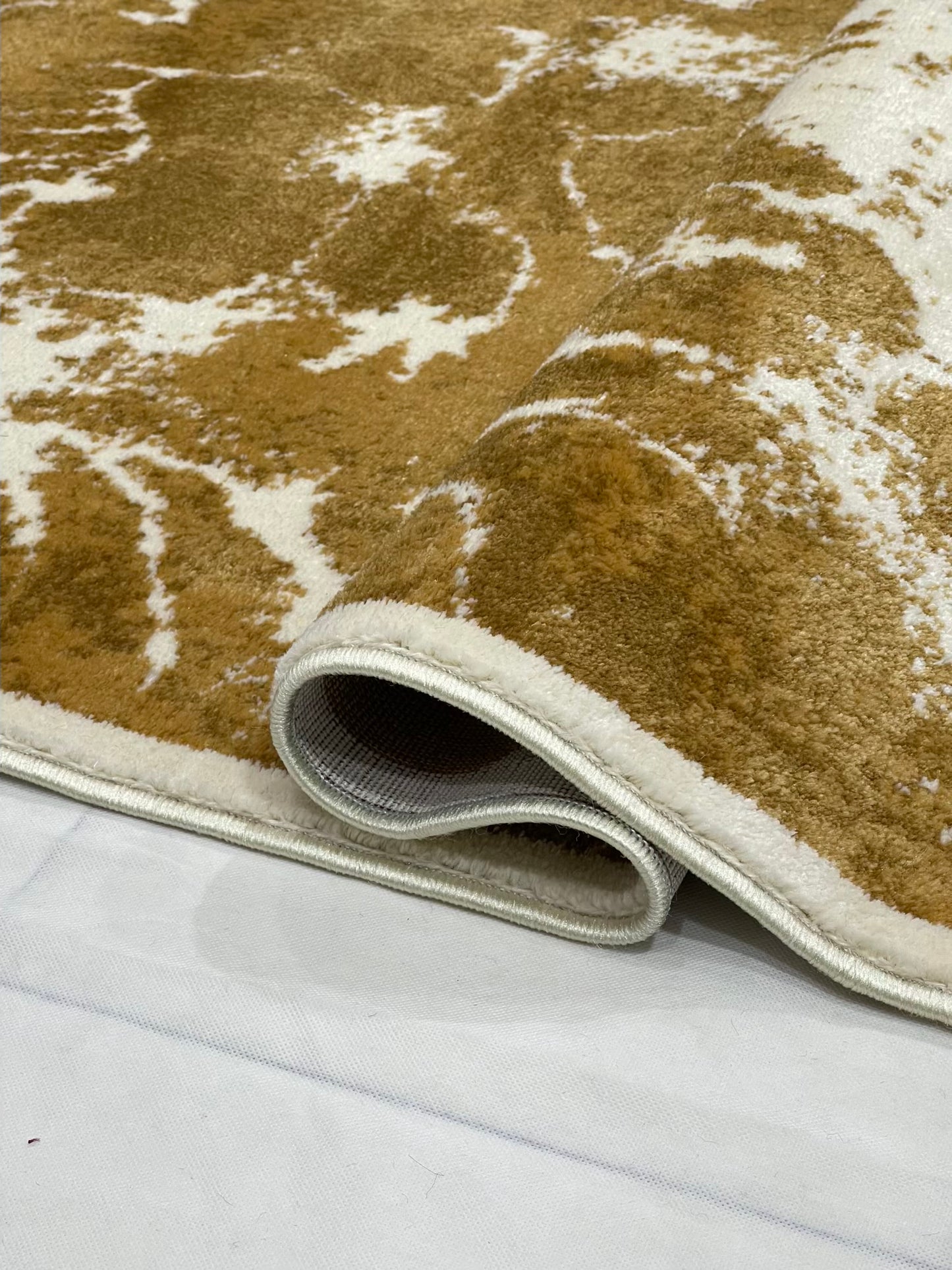 Modern polypropylene Rug,back woven(Article-1221-Off white) Size : 5 ft width x 7.3 ft length ( 150 cm x 220 cm)