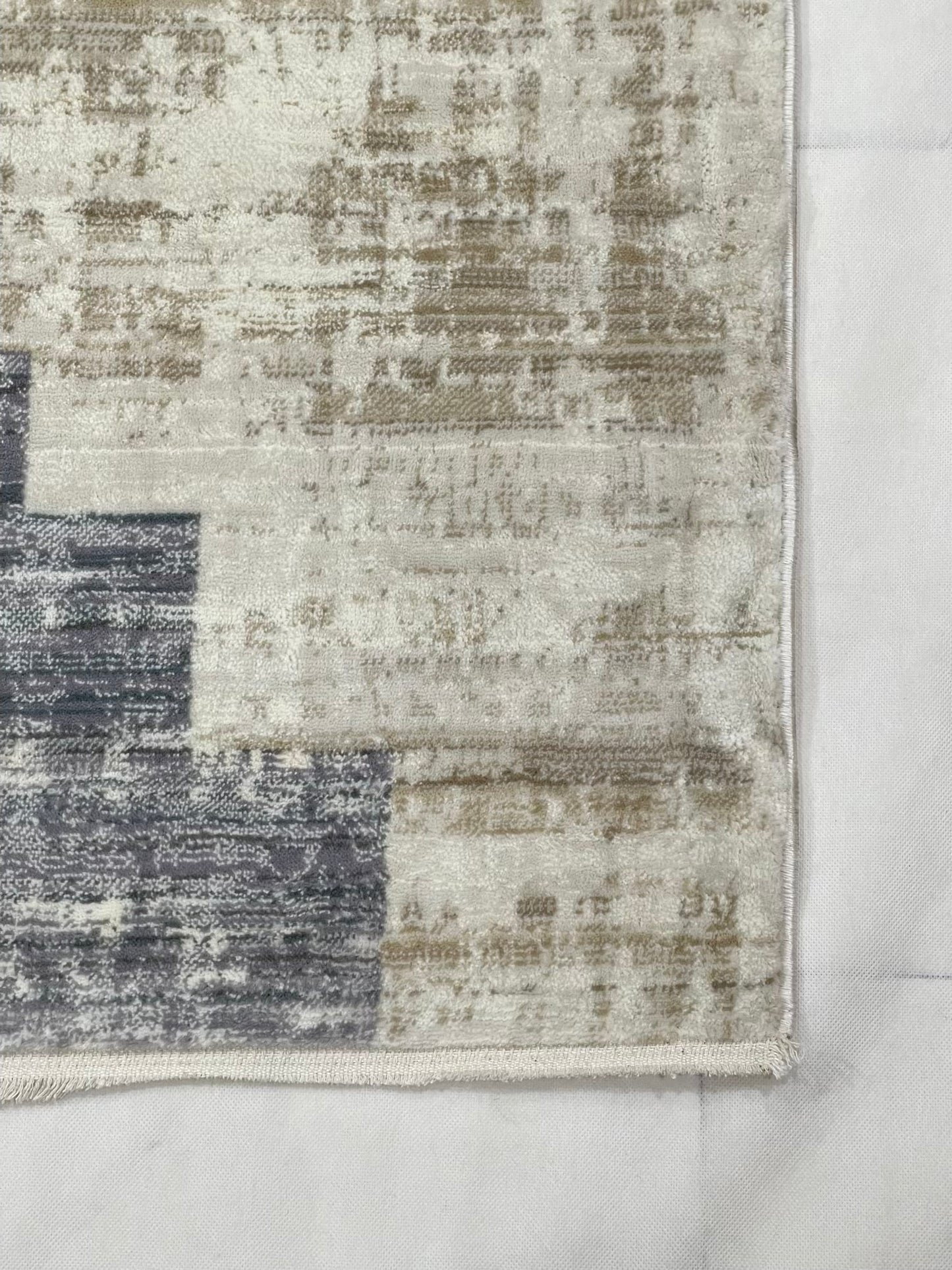 Turkish Polypropylene Silk.(Article-1680-Off white , Grey ,Brown) Size : 5ft width x 7.3ft length (160 cm x 225cm)