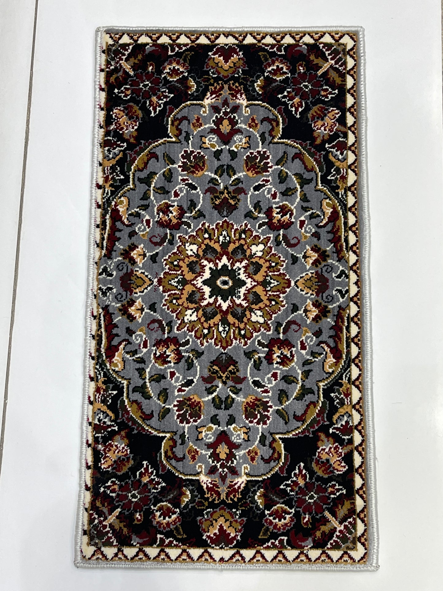 Grey Polypropylene Woven Door Mat.
Size : 40 cm x 75 cm