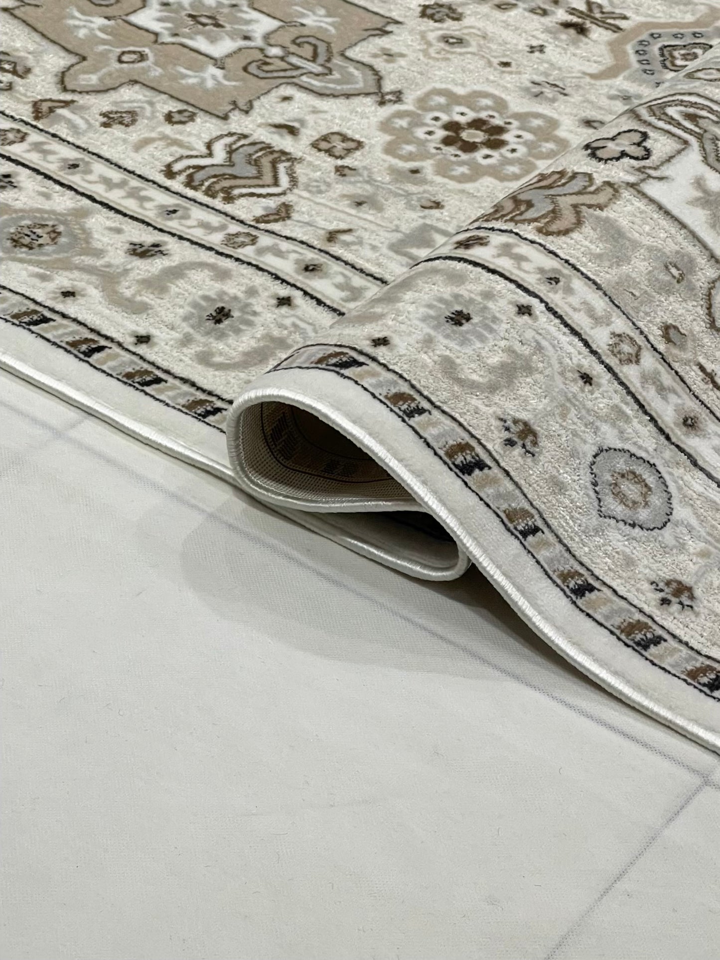 Modern Turkish Silk , Woven Back (Article-1306-Off white,Grey) Size : 5 ft width x 7.3 ft length