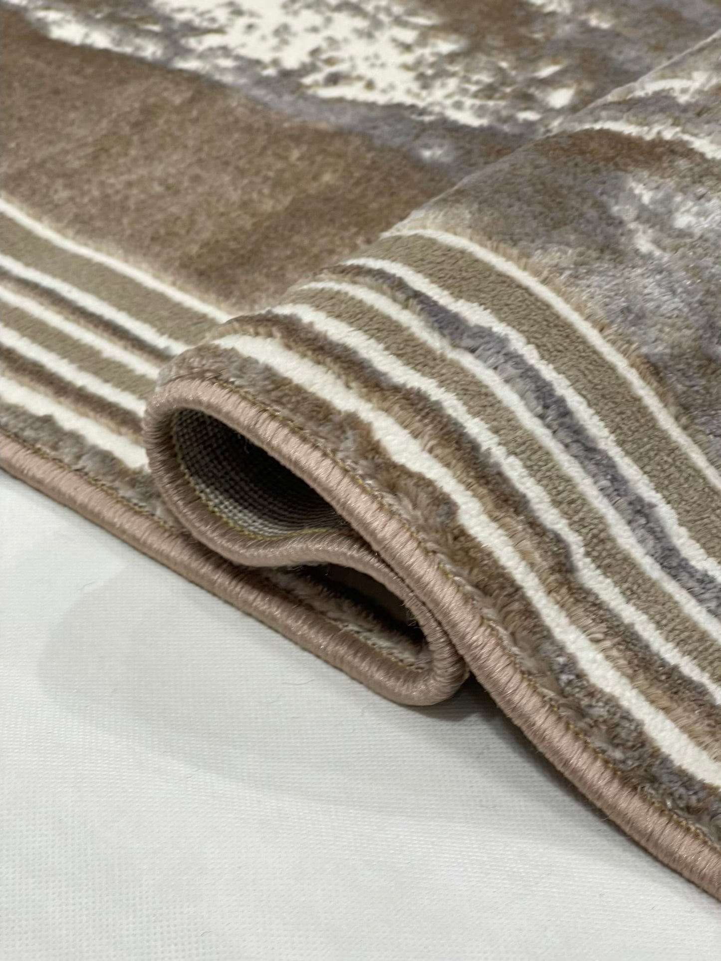 Pakistani Silk Woven Rug.(Article-1556-Light Beige) Size : 4 ft width x 5.6 ft length